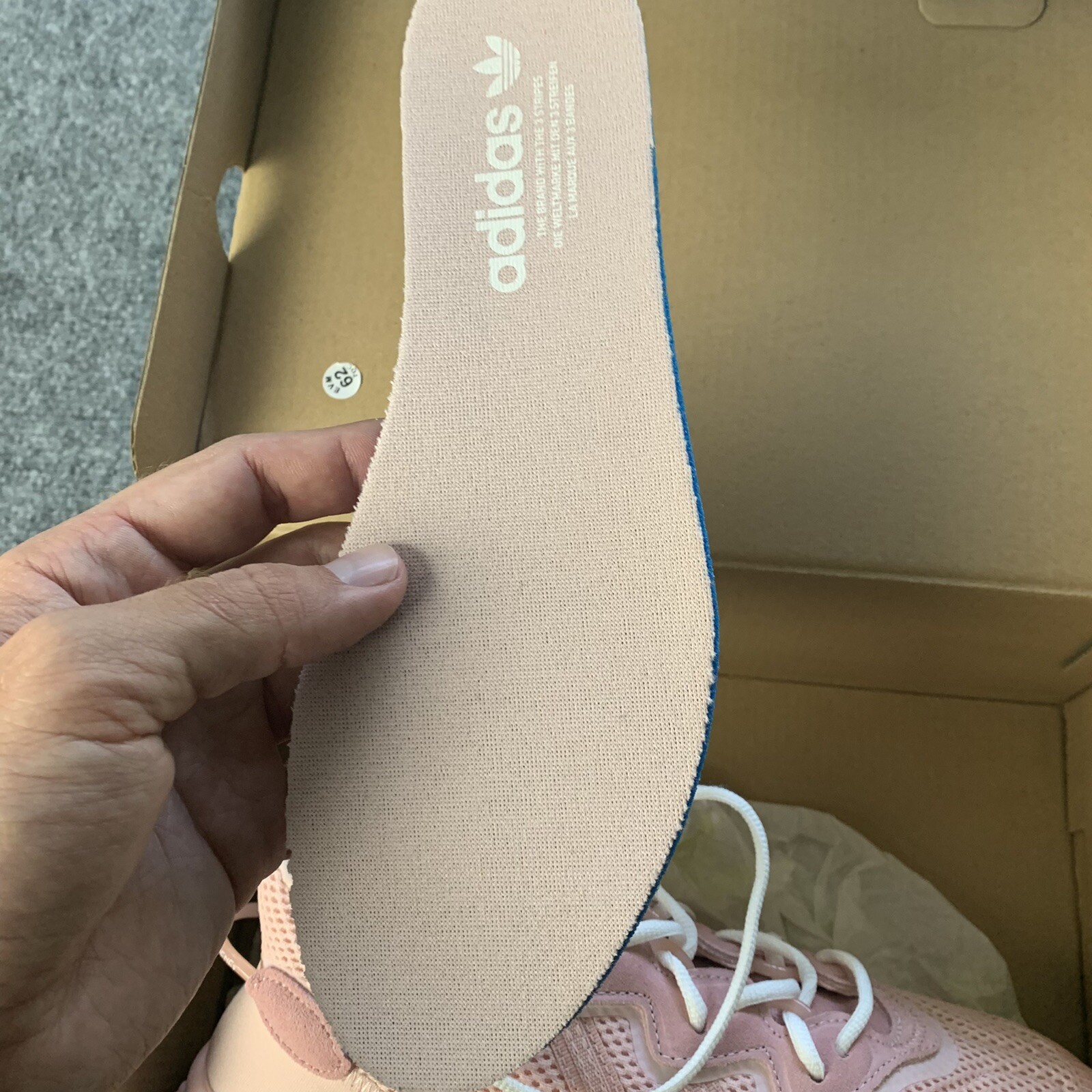 ADIDAS Ozweego Shoes Women’s Vapor Pink Hq6682 Size 7.5 US “New Without Box”