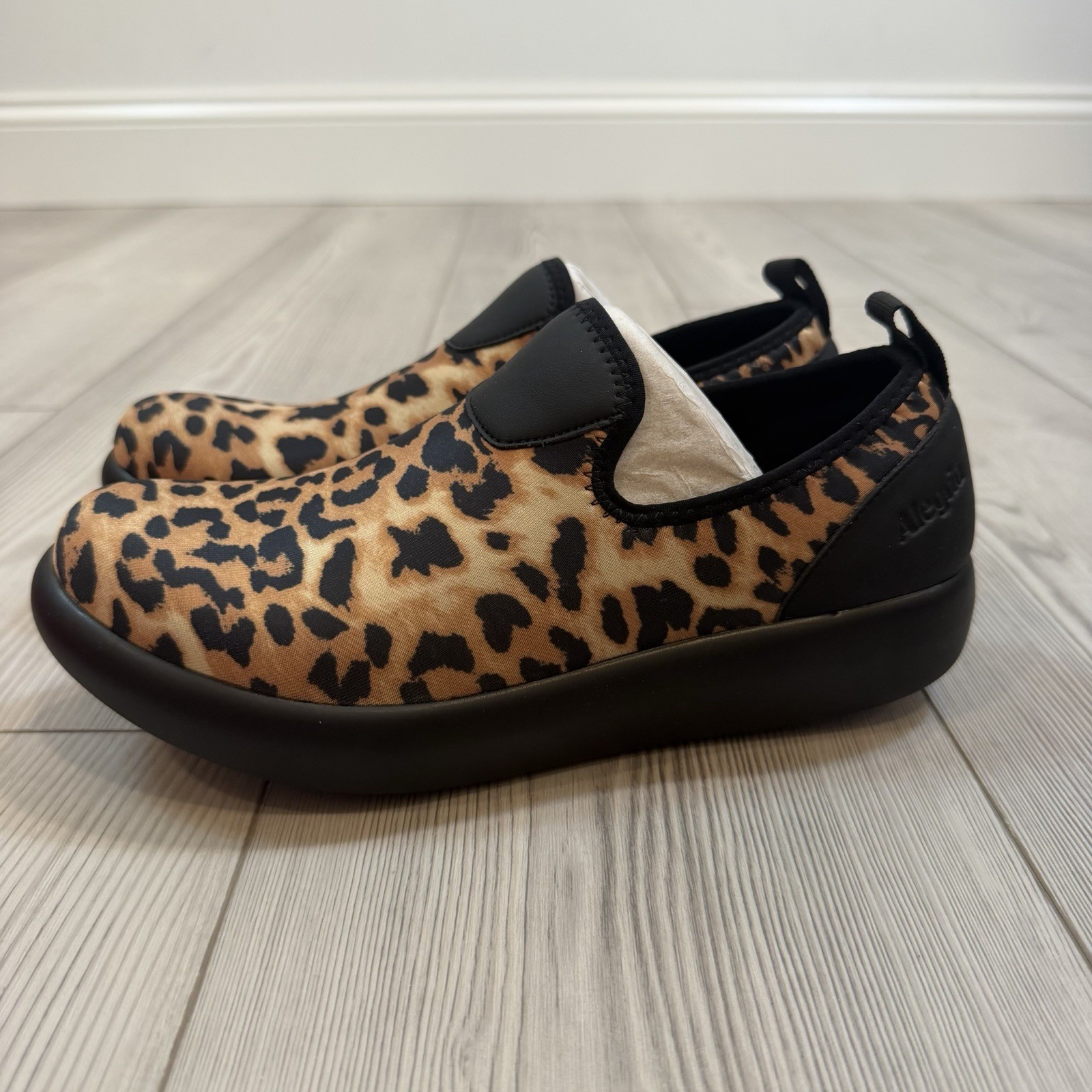 NEW Alegria Eden Slip On Shoes Leopard Printed Boho Sneakers 38 8 8.5