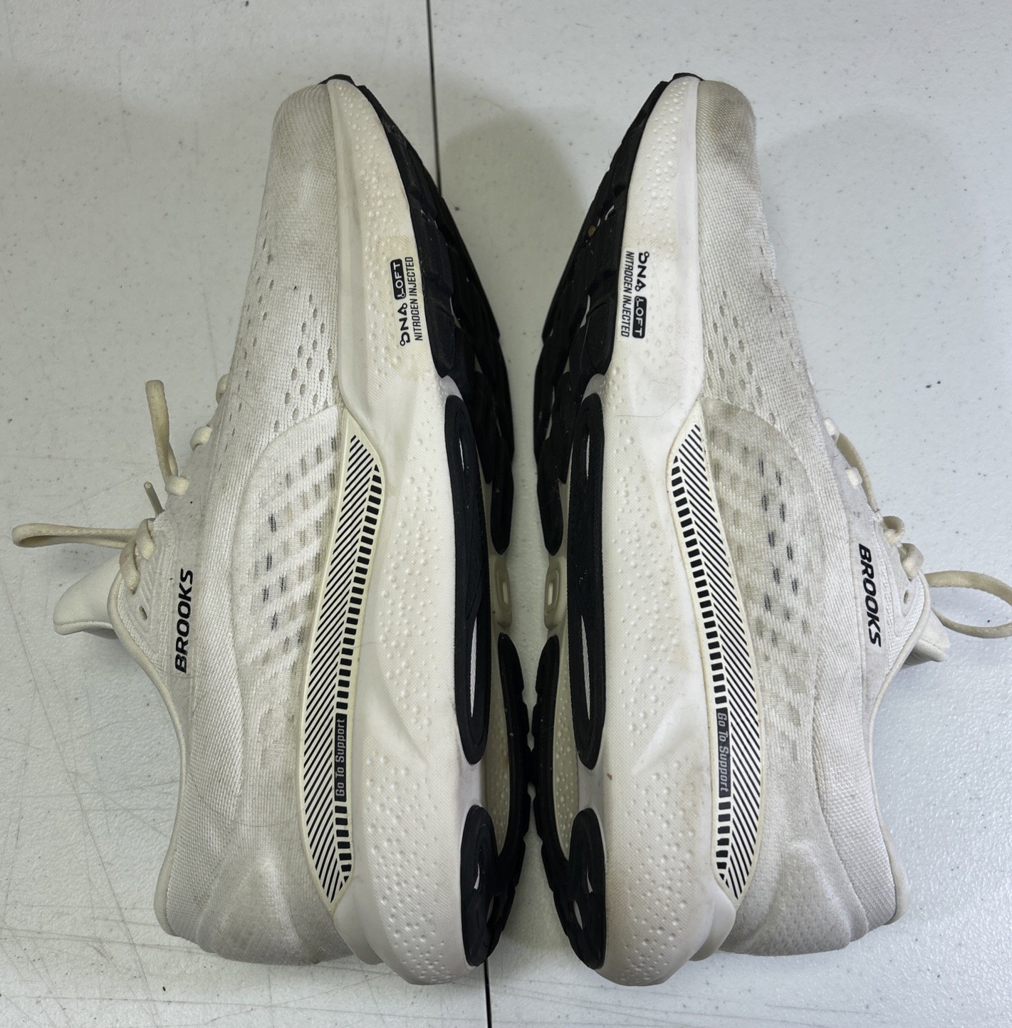 Brooks Adrenaline Gts 24 Running Shoes Sz 12.5 White Lace Up Sneakers
