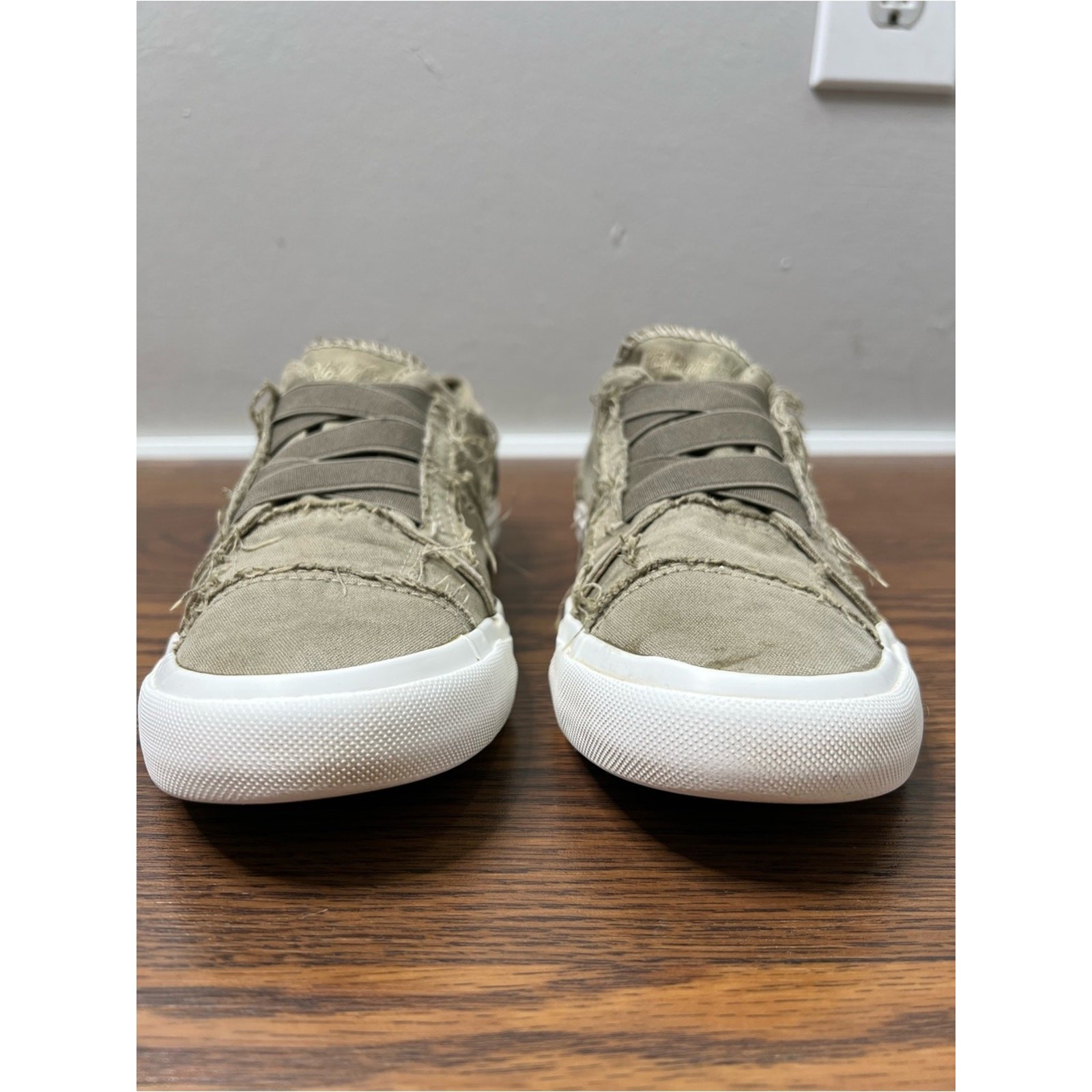 Blowfish Malibu Marley slip-on sneakers, distressed green size estimated 8.5