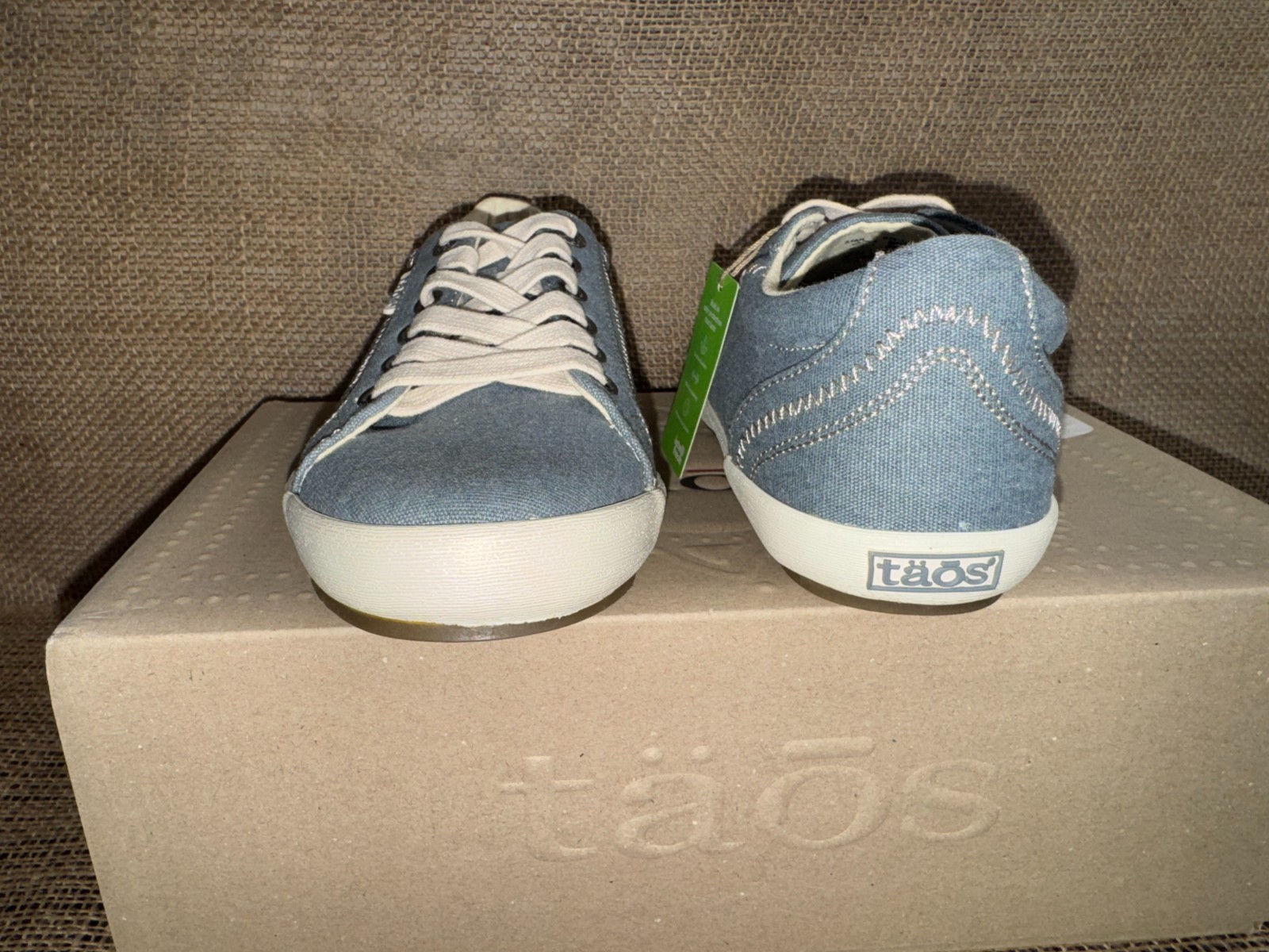 NIB Taos STA-12844 Women’s Star Lake Blue Wash Canvas Casual Shoe