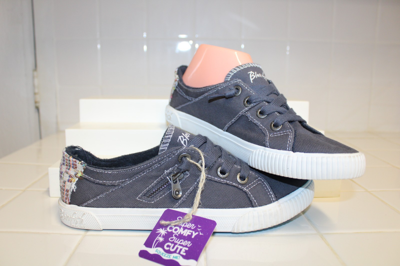 Blowfish® Gray Canvas Sneakers w/Black Diego Weave Super Foam Sock – Size 8