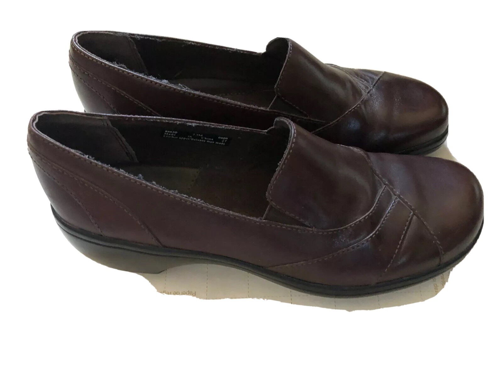 Pre-owned Women’s Clarks Blackberry Brown Slip On Loafers Size 7.5 Style 84630