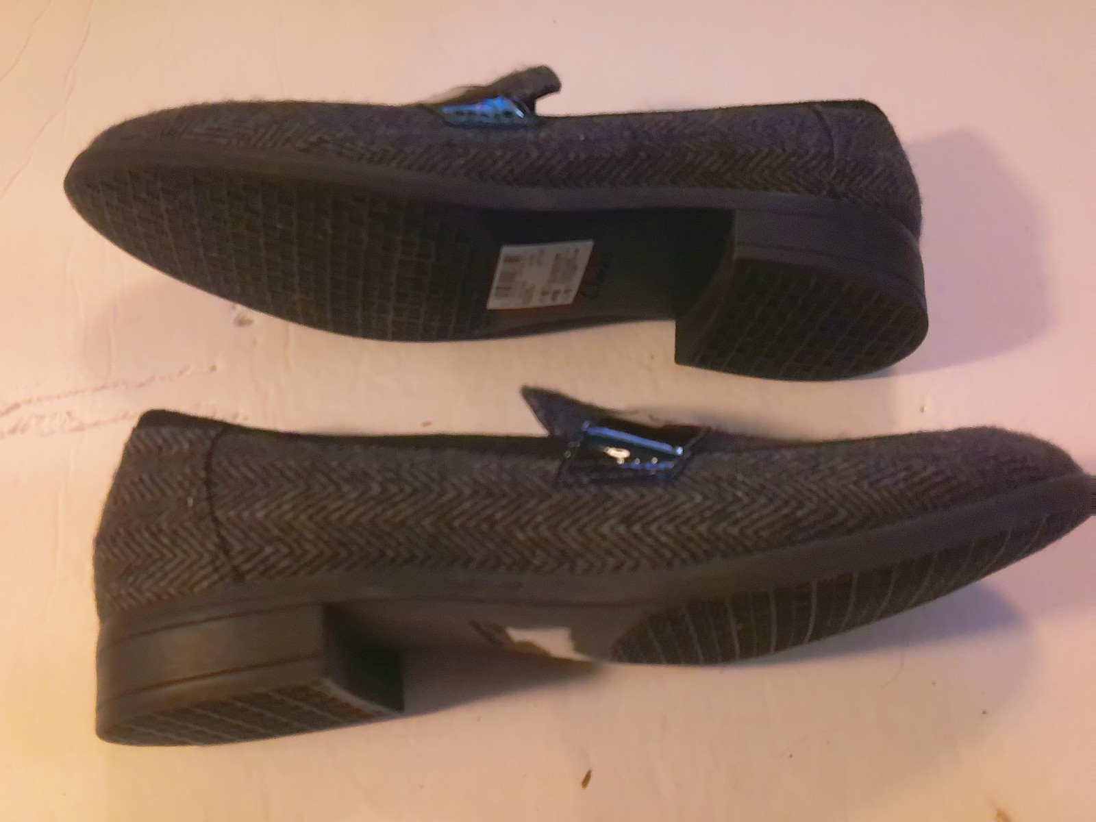 Women’s Clarks Gray Herringbone Slip-on Shoes – Style#14885 – Size 7.5M India
