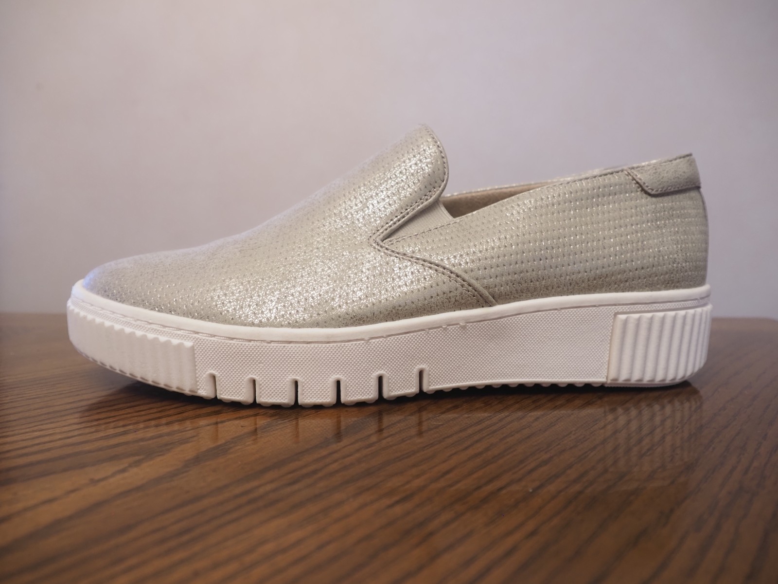 New SOUL Naturalizer TIA Porcelain Man Made/Leather Slip On Comfort Shoes Sz 10M
