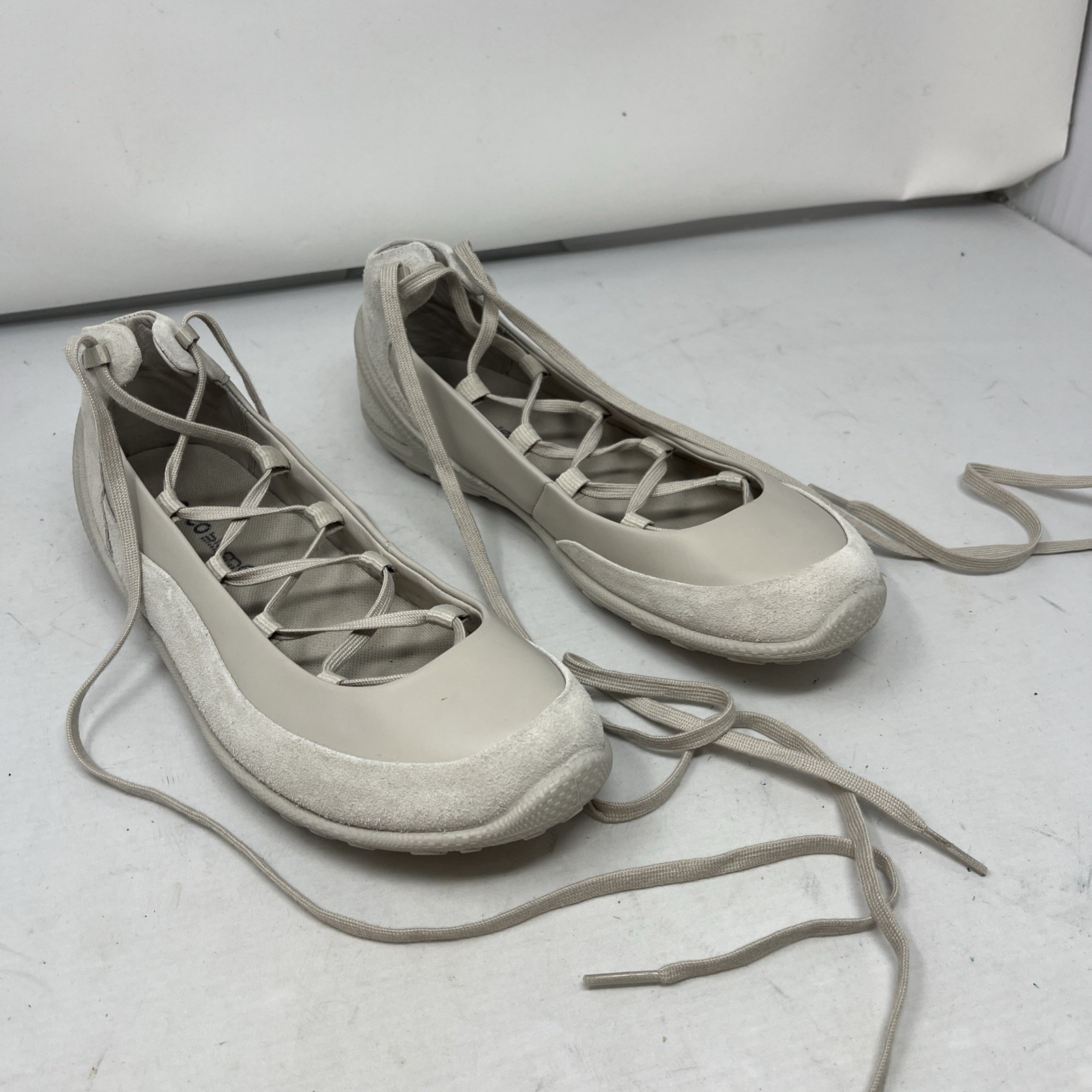 Ecco Biom Comfort Stylish Lace-up Flats Size 39 Never Worn