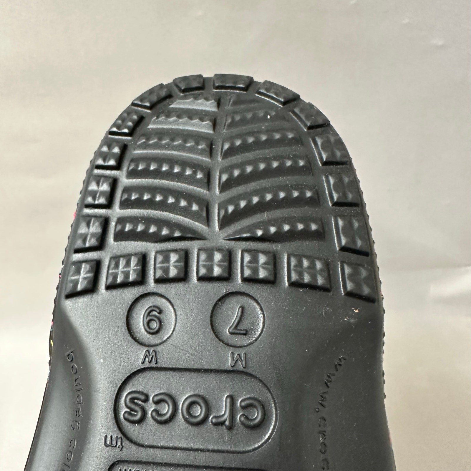 Crocs Disney Mickey Halloween Glow In The Dark Classic Clog Womens size 9 Mens 7