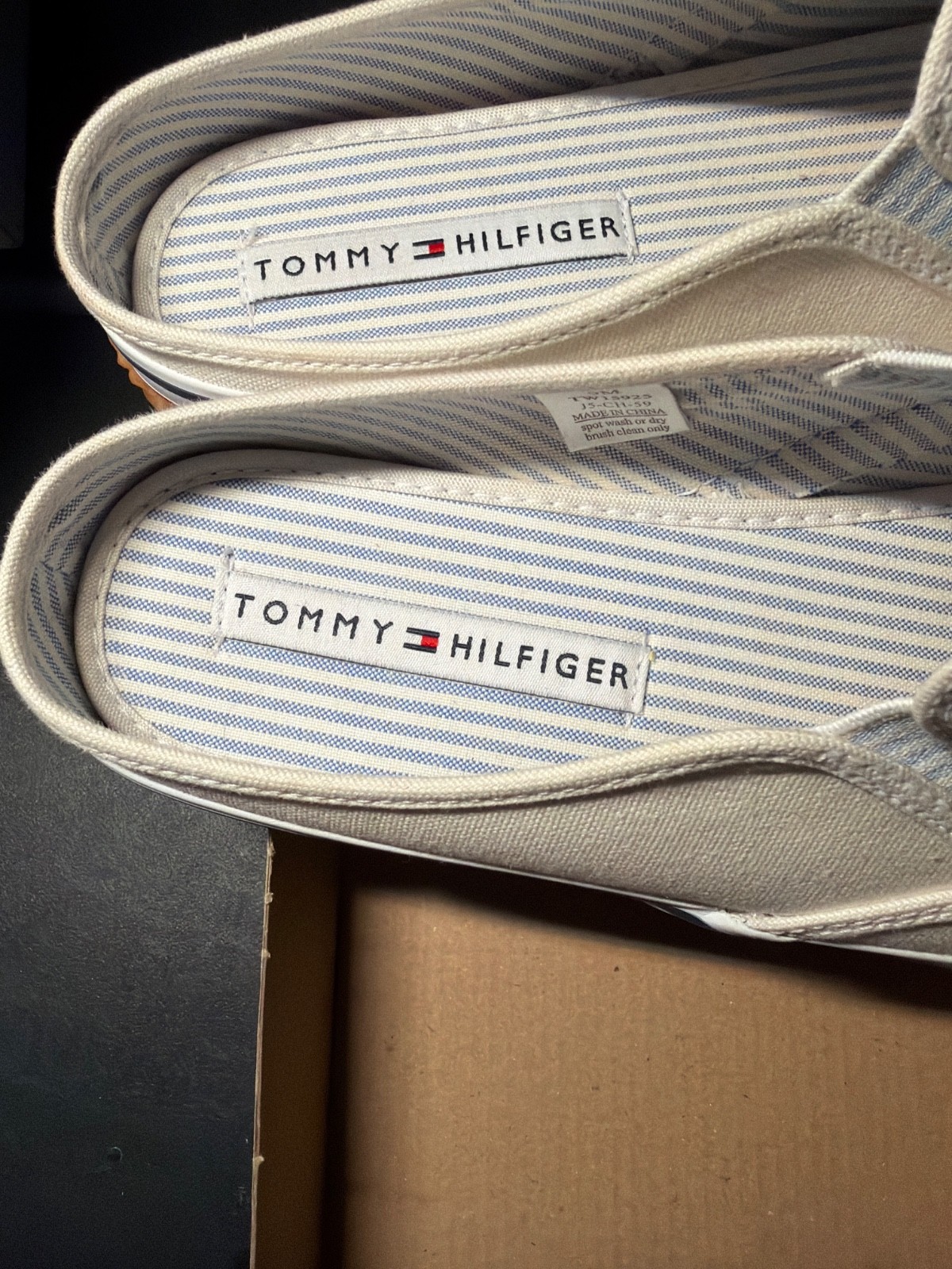 Tommy Hilfiger Canvas slip on in white size 9M without box