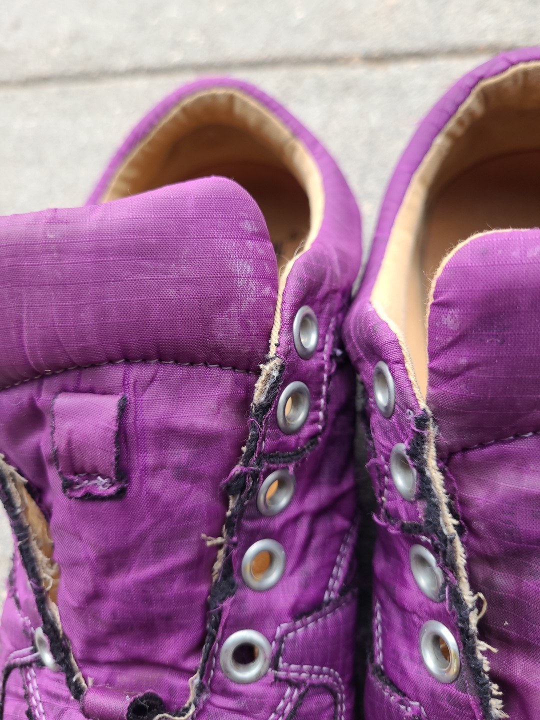 John Fluevog Lopro Leeside Lace-Up Sneaker Purple M5/W7 Read Description