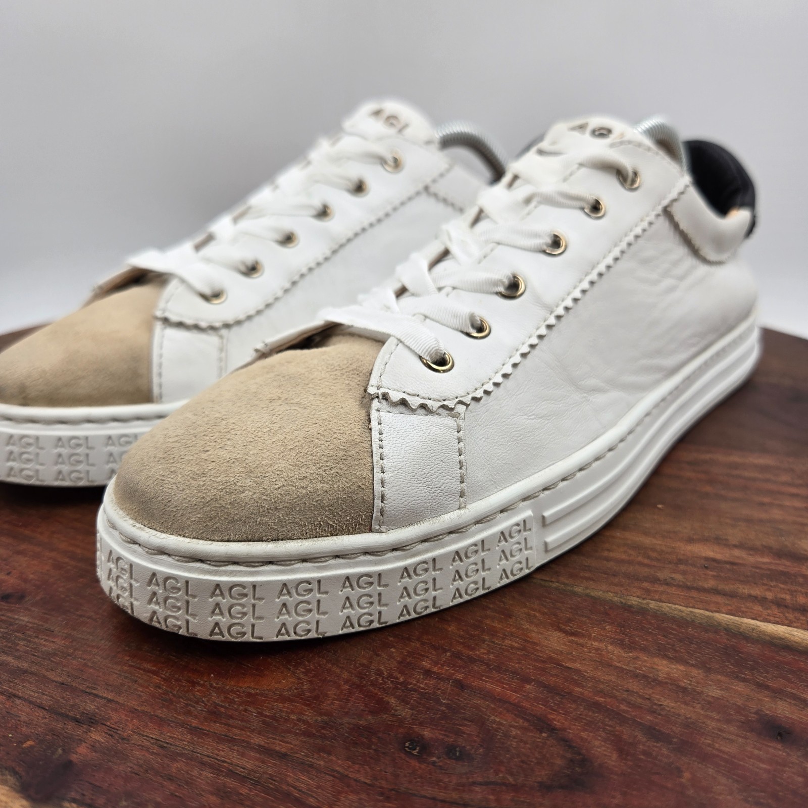 AGL Sade Shoes Womens 41.5 / 11.5 White Tan Suede Leather Low Top Casual Sneaker