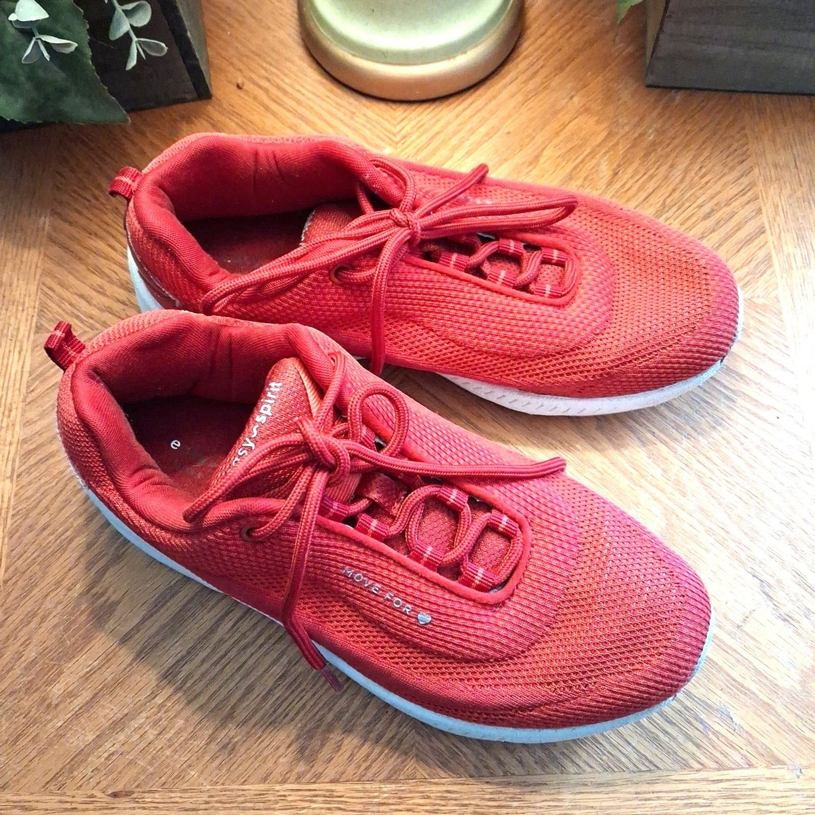 ​Easy Spirit Romy Womens 6WW Red Move For Heart Walking Shoes Sneakers SEROMY40