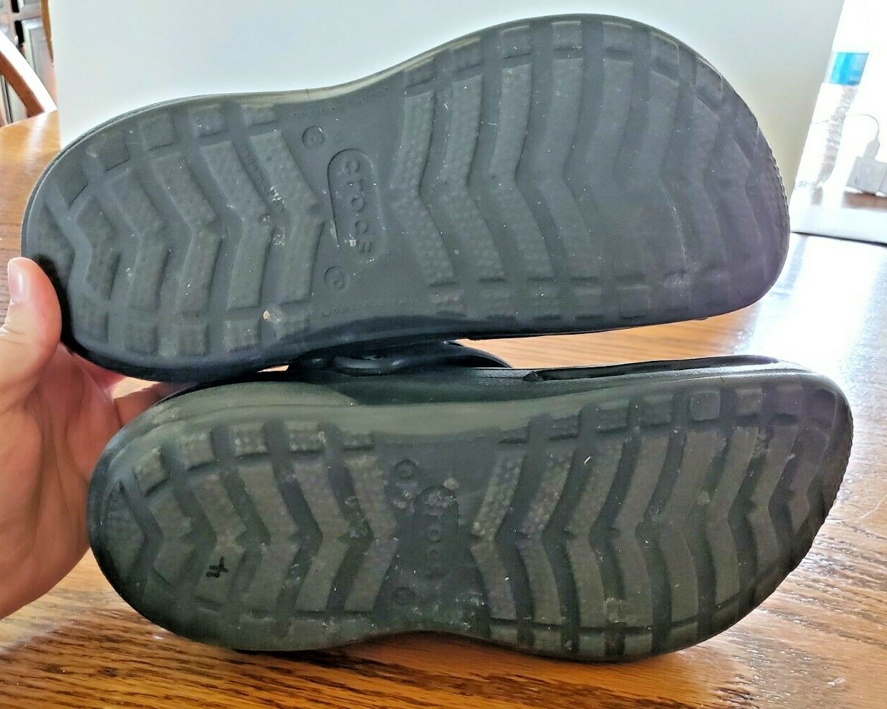 CROCS BRAND UNISEX WOMEN SIZE 10 MEN SIZE 8 BLACK CLOGS MULES NO HOLES SHOES