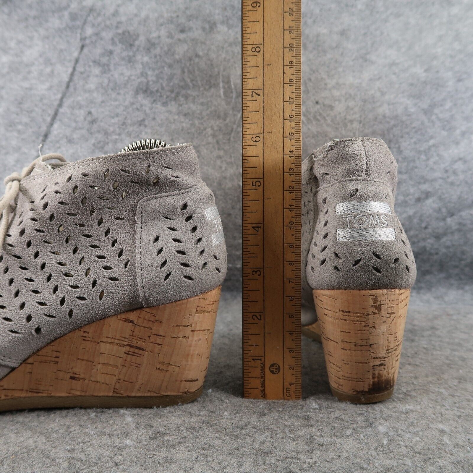 Toms Shoes Womens 7.5 Bootie Desert Wedge Drizzle Grey Suede Perforated Leaf