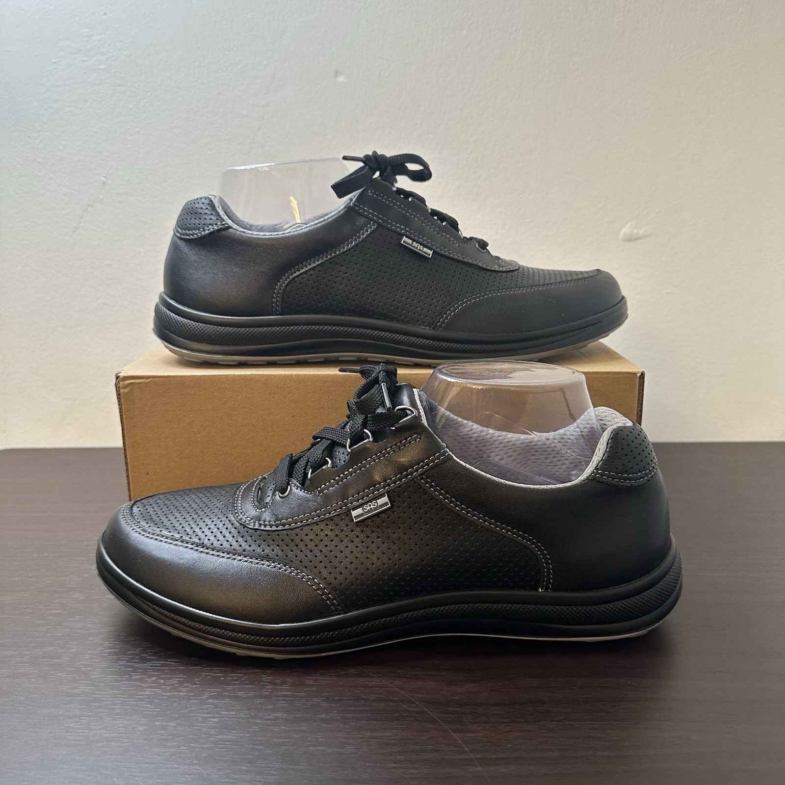 SAS Sporty Lux Black Leather Perforated Lace-Up Casual Comfort Sneakers 10.5 W