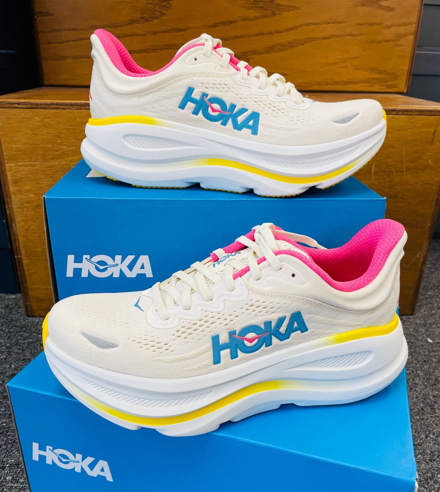 New Hoka Bondi 9 Women’s Color Alabaster/Birch Size 9