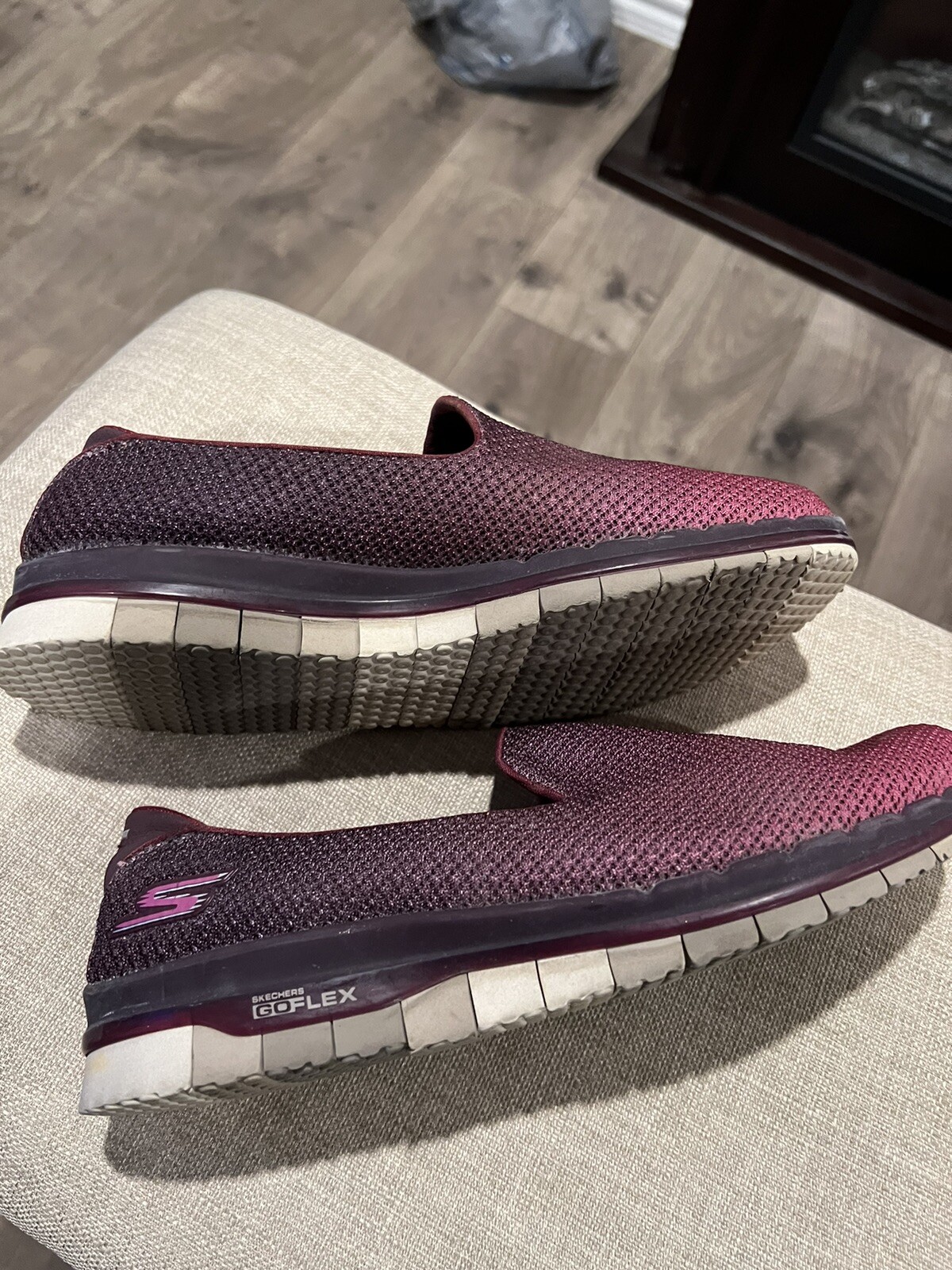 ladies skechers size 9.5, GoFlex. Burgandy Ombré Color. Quick Fit