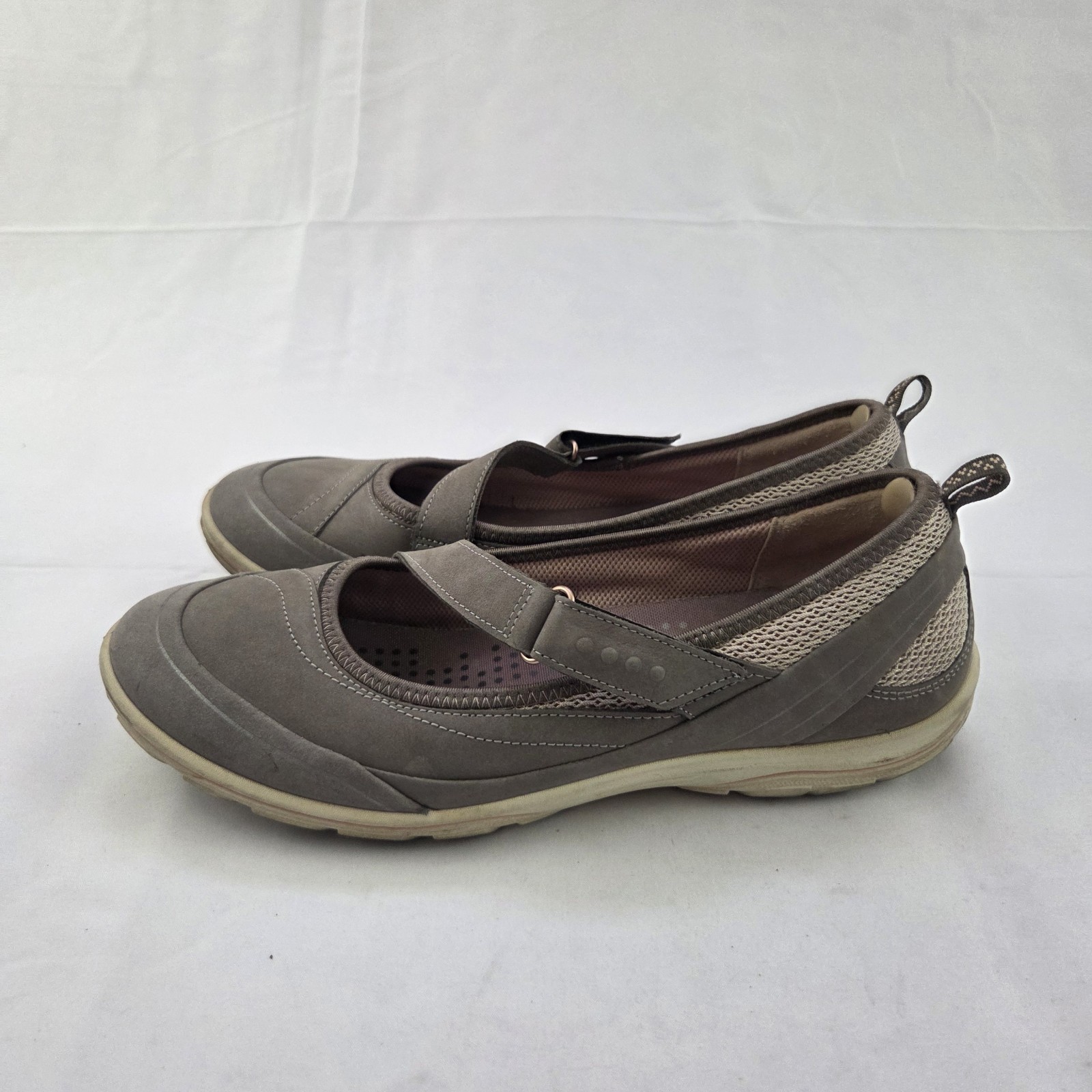 ECCO Mary Jane Sneakers Women’s Size 40 / 9.5 Gray Brown Hook & Loop Comfort