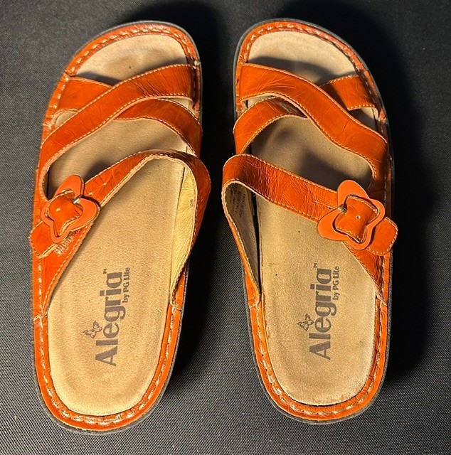 Woman’s Alegria By PG Lite Sandles Size 8-1/2 European 39 Leather Upper/Lining