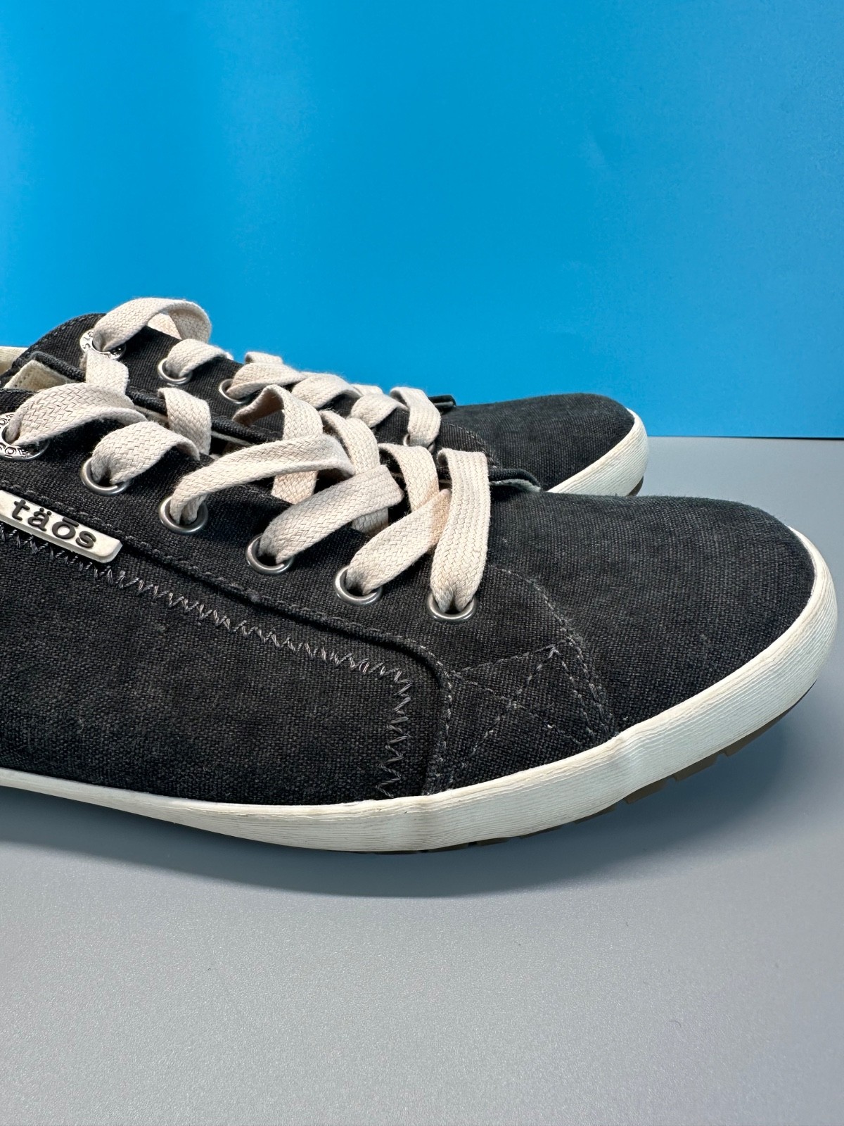 Taos Star Grey Washed Canvas Comfort Lace Up Sneakers Womens Size 9.5 Minimalist