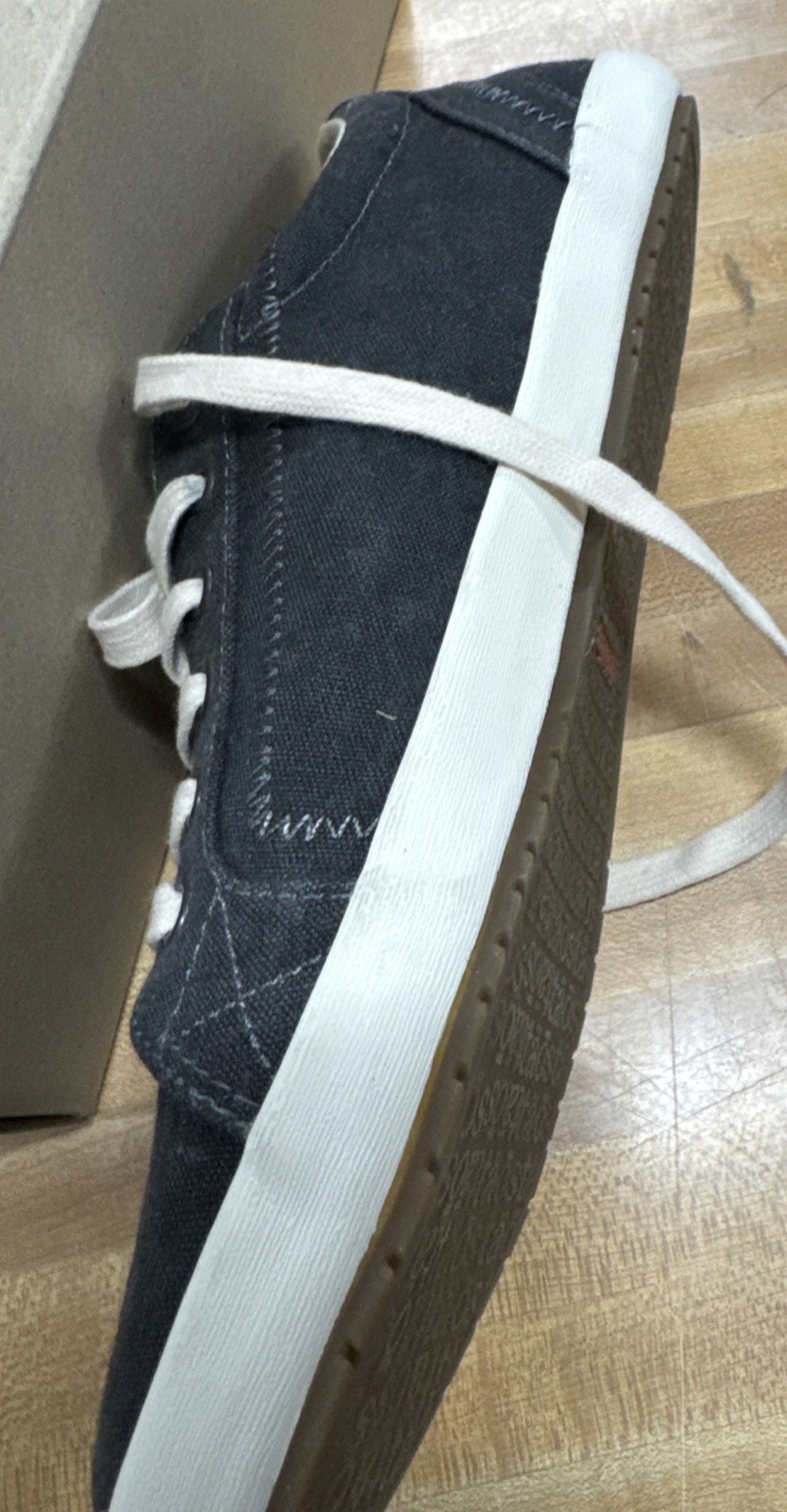 Taos Women’s Star Canvas Sneakers Charcoal Grey Wash Sz 10 US