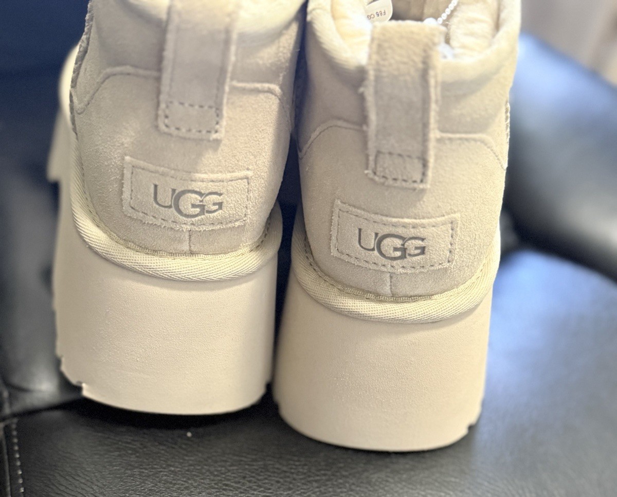 UGG CLASSIC ULTRA MINI NEW HEIGHTS Platform. Boots Mustard Seed WOMENS US 8