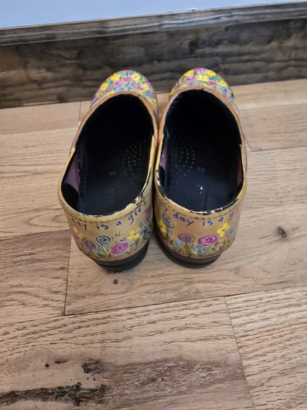 Sanita The Original Danish Clog Hand Painted Clogs Size 39 EUR / 8 USA