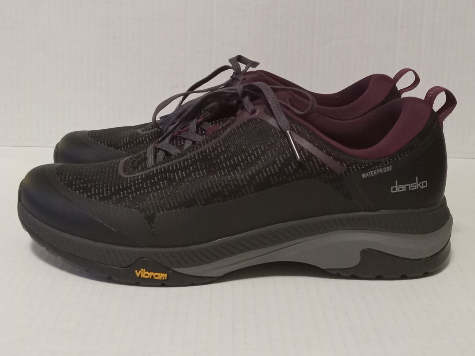 Dansko Makayla Waterproof Mesh Sneakers Women’s 10.5 Black *READ*