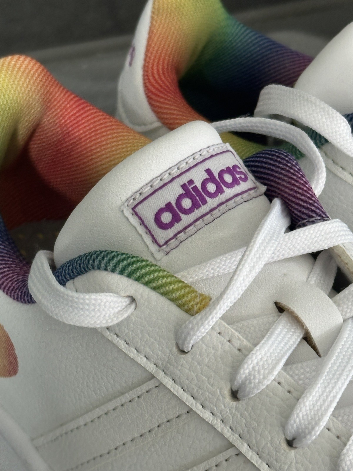 ADIDAS GRAND COURT PRIDE SNEAKERS 6.5 WOMENS WHITE RAINBOW WOMENS CLOUDFOAM