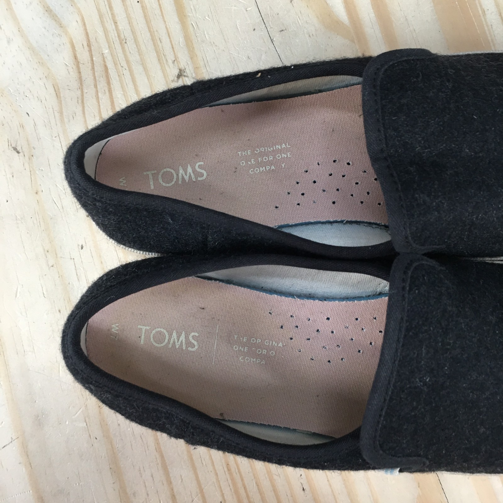 Toms Shoes Womens 7 Clemente Slip On Sneakers Red Wool Low Top Comfort 10014132