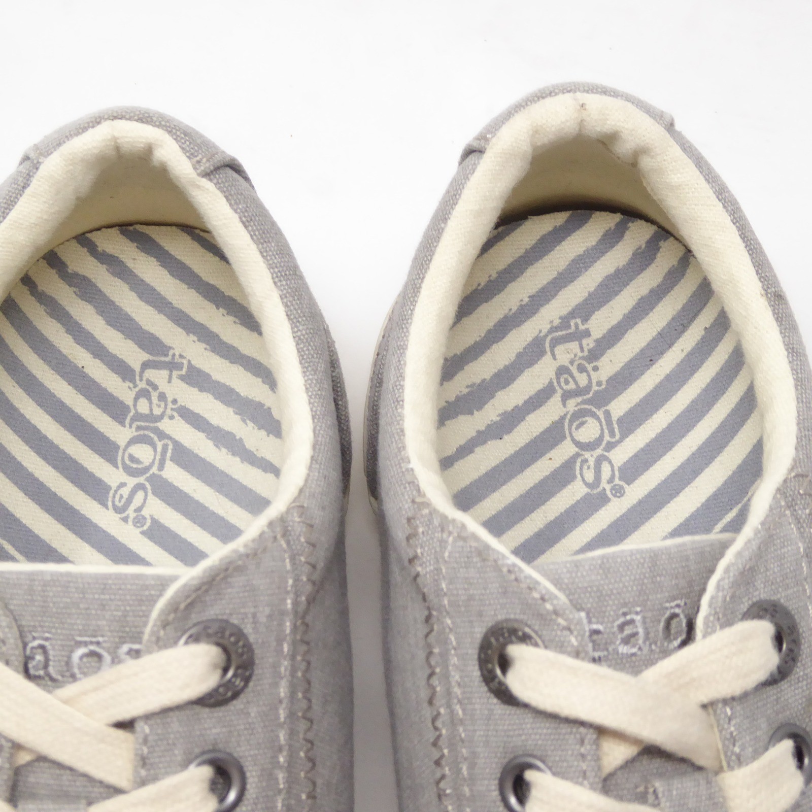 Taos Womens Shoes Gray Star Canvas Fashion Sneakers Size 8W