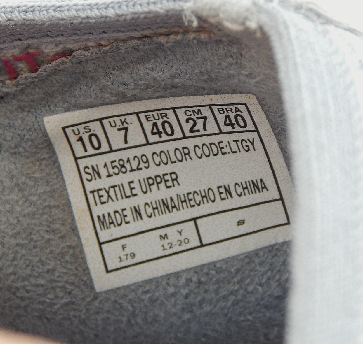 SKECHERS Air Cooled Memory Foam LT Gray Flat Slip On Shoes Mesh Women 10 Stretch