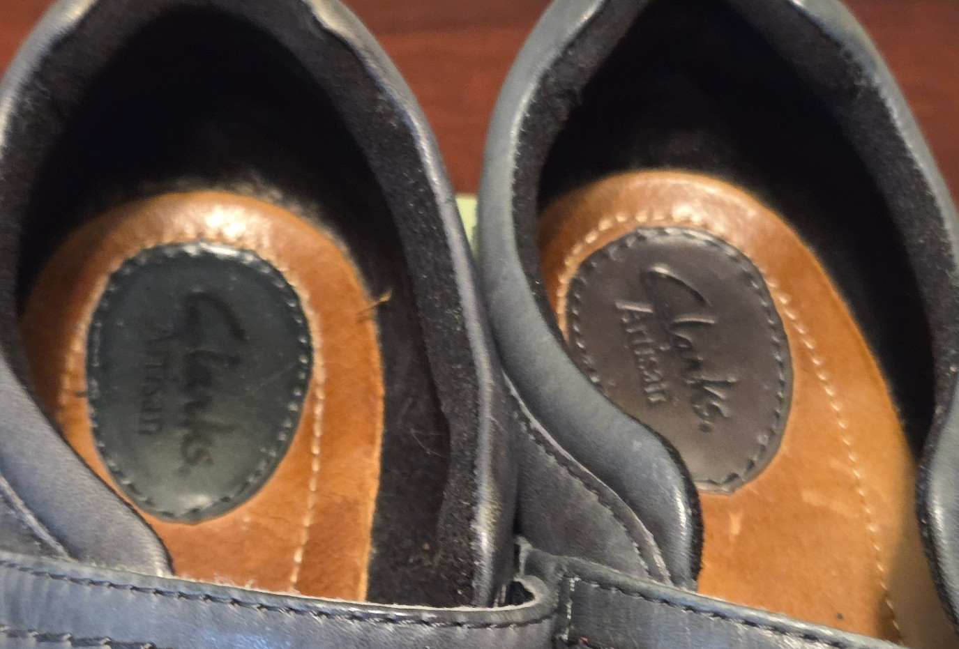 Women’s Clarks Artisan Gray Leather Mary Janes w/Fabric Fastener Closure Button