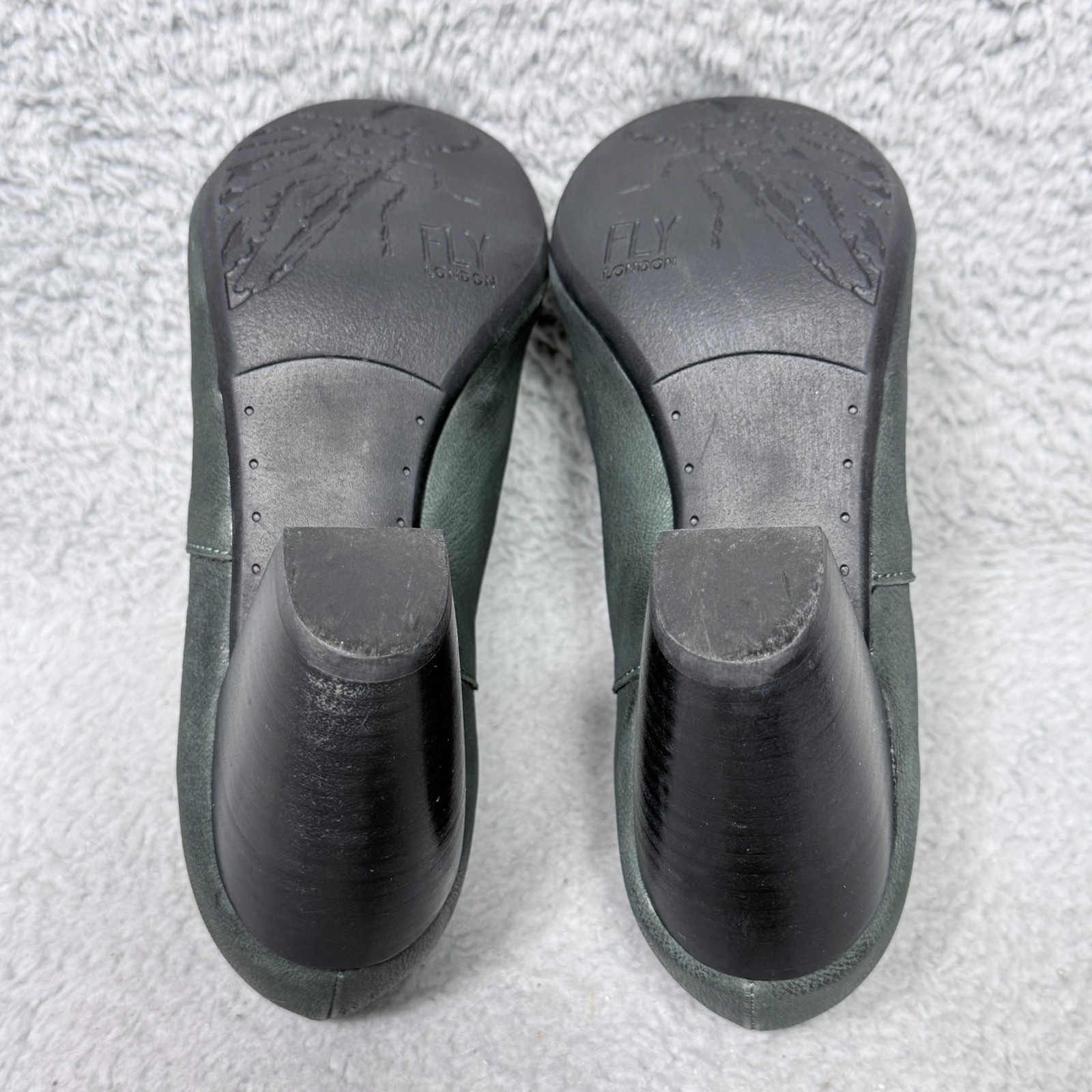 Fly London SACO Womens Size 39 US 8-8.5 Slip On Pump Heels Shoes Green Leather