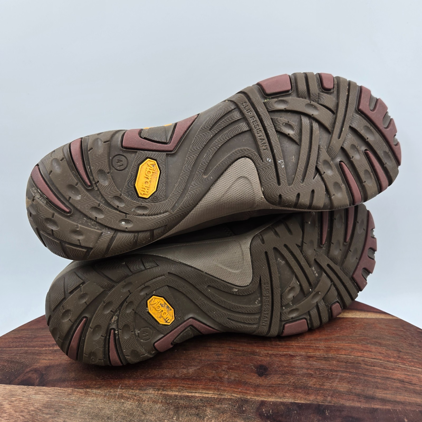 Dansko Paisley Shoes Women’s 41 / 10.5 Brown Nubuck Waterproof Vibram Sneakers