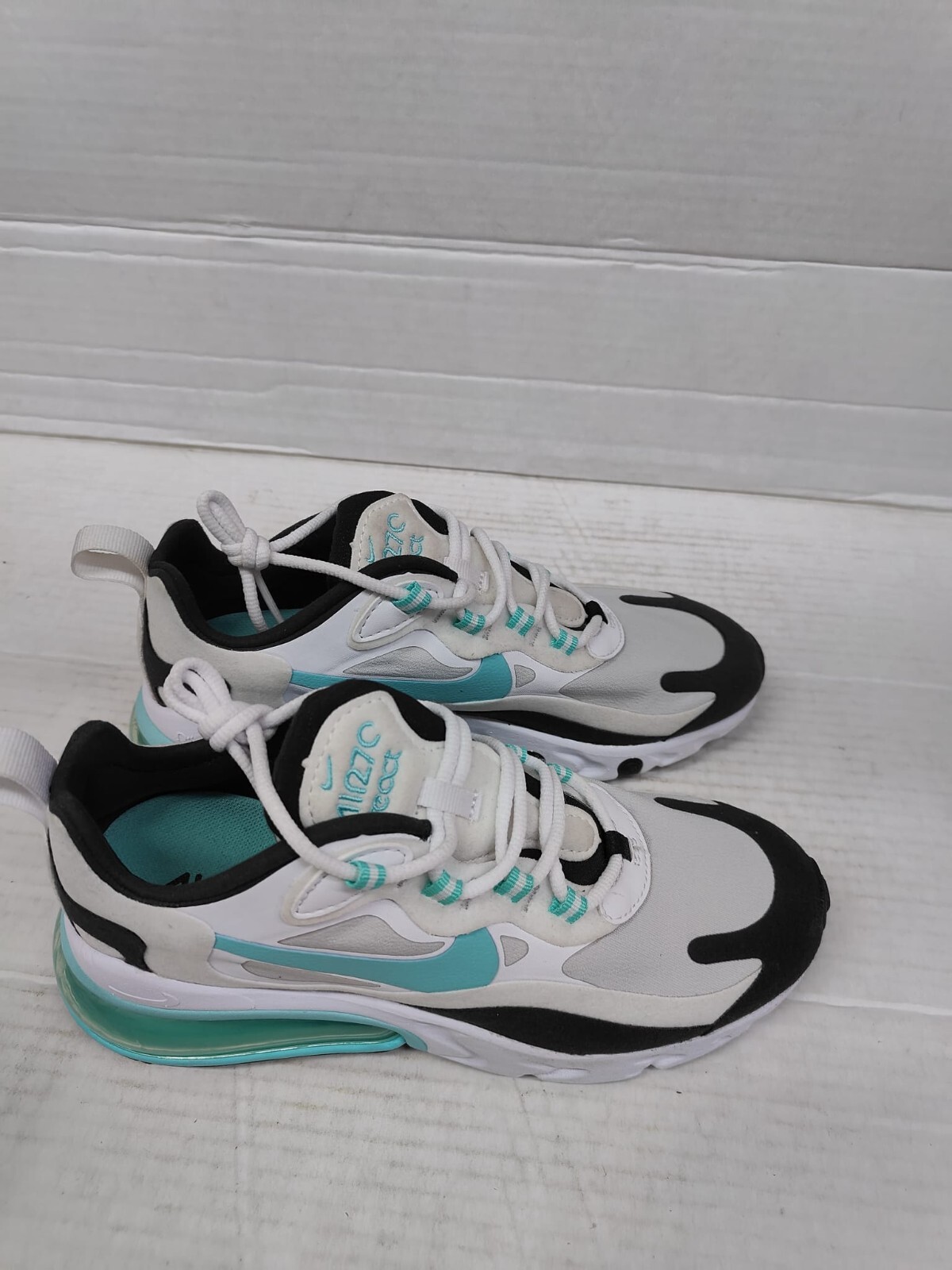 Nike Women’s Air Max 270 React Size 6.5