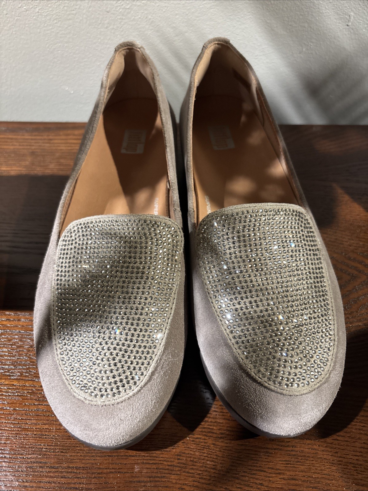 FitFlop Women Sz 7.5 Slip On Loafer Sneaker Taupe Timberwolf Suede w/Rhinestone
