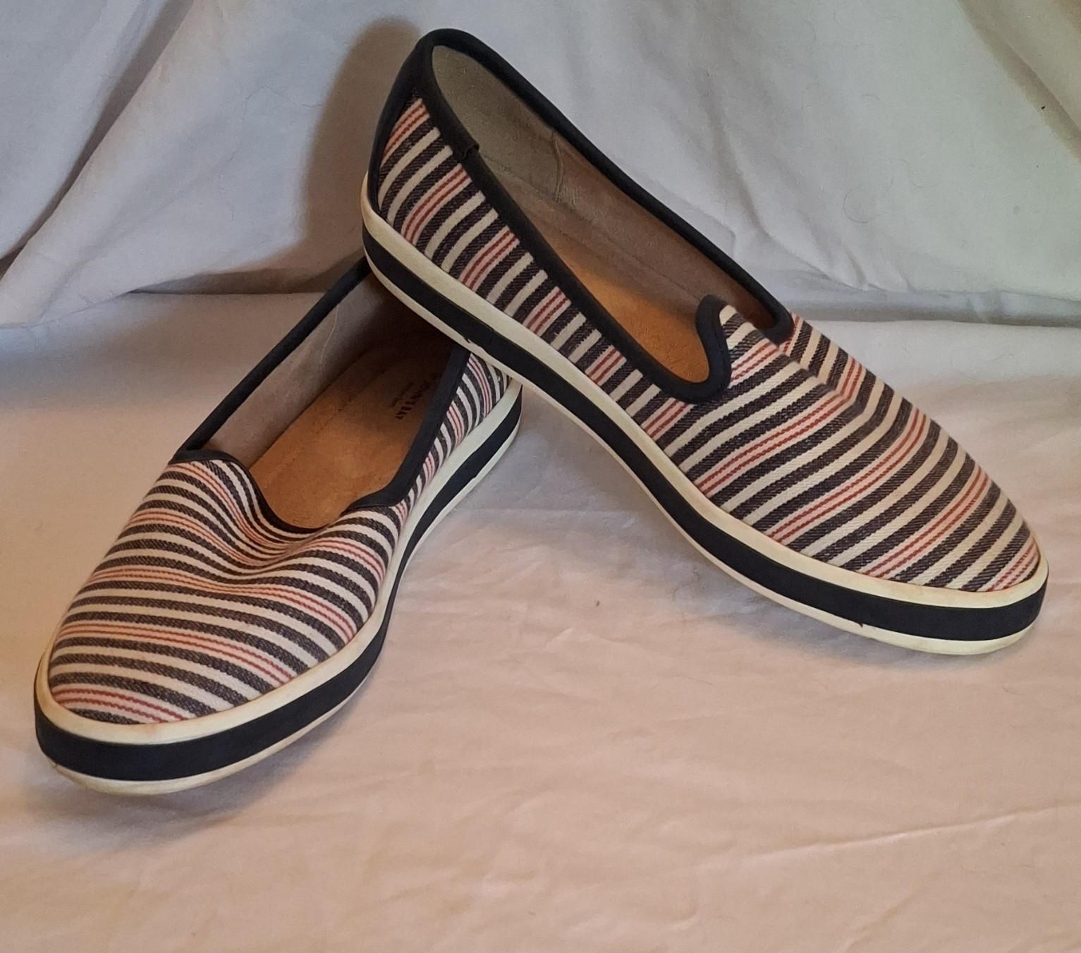 St. Johns Bay Ladies Canvas Slip On Multi 9 M Shoe Summer Cute