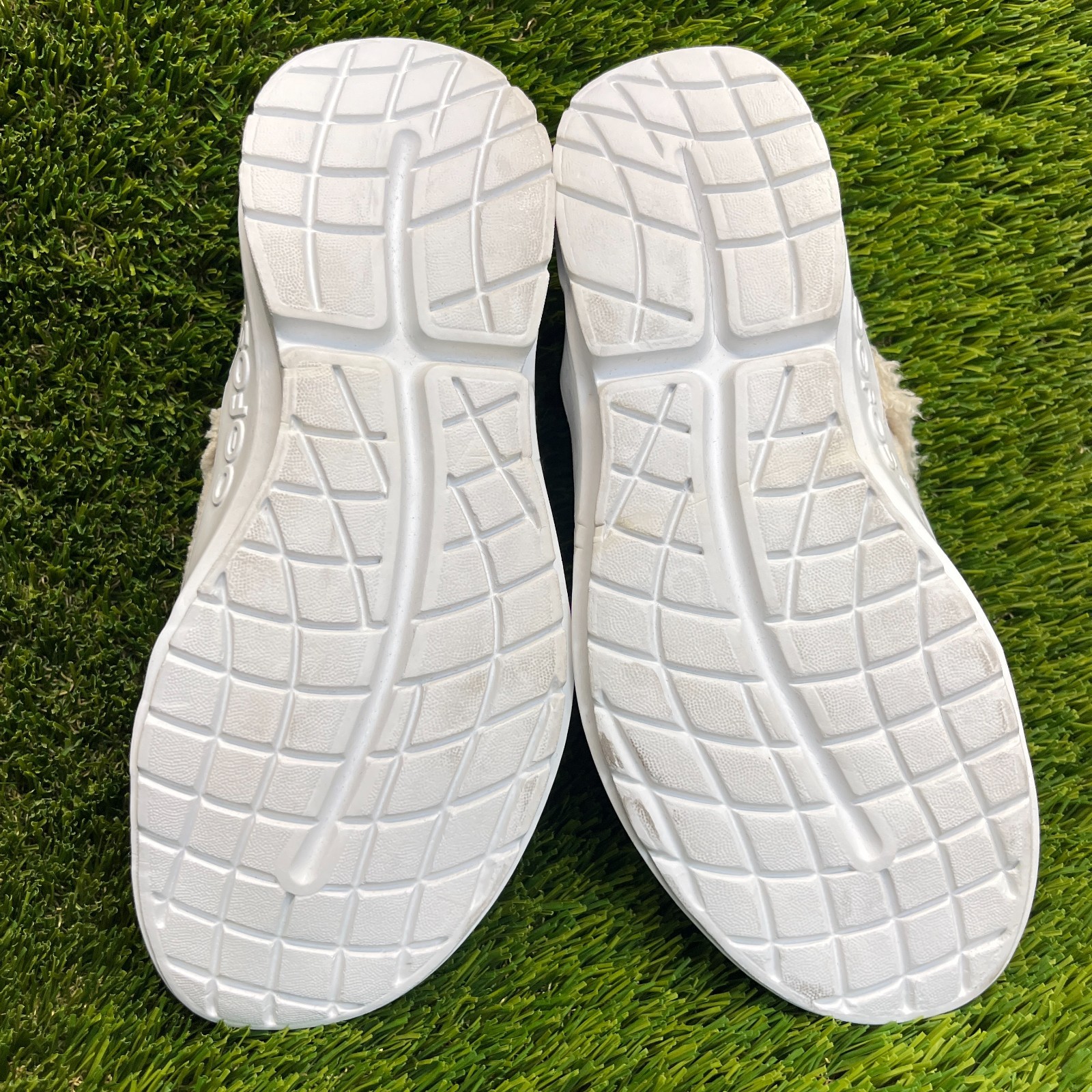OOFOS OOcoozie Womens Size 7 Beige White Casual Slip On Recovery Mules Shoes