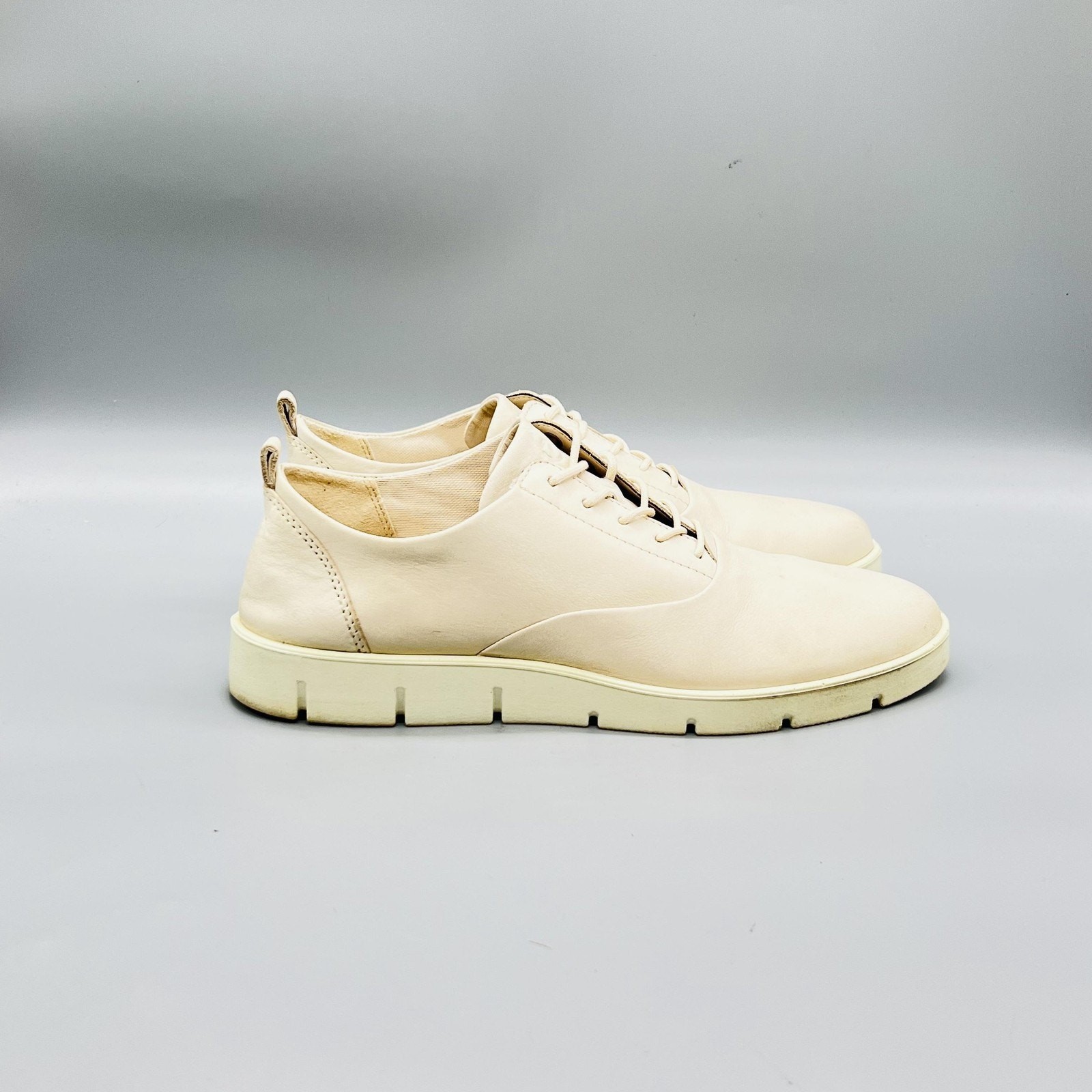 ECCO Shoes Women 9.5 Beige Leather Bella Lace Up Walking Sneakers Comfort Casual