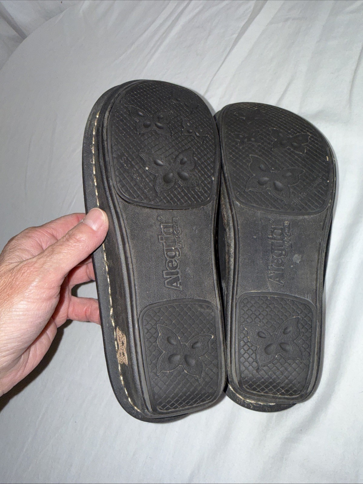 Alegria Classic Women’s Clogs Sz 7 (37) Tan/ Beige Laser Cut Floral Slides EUC