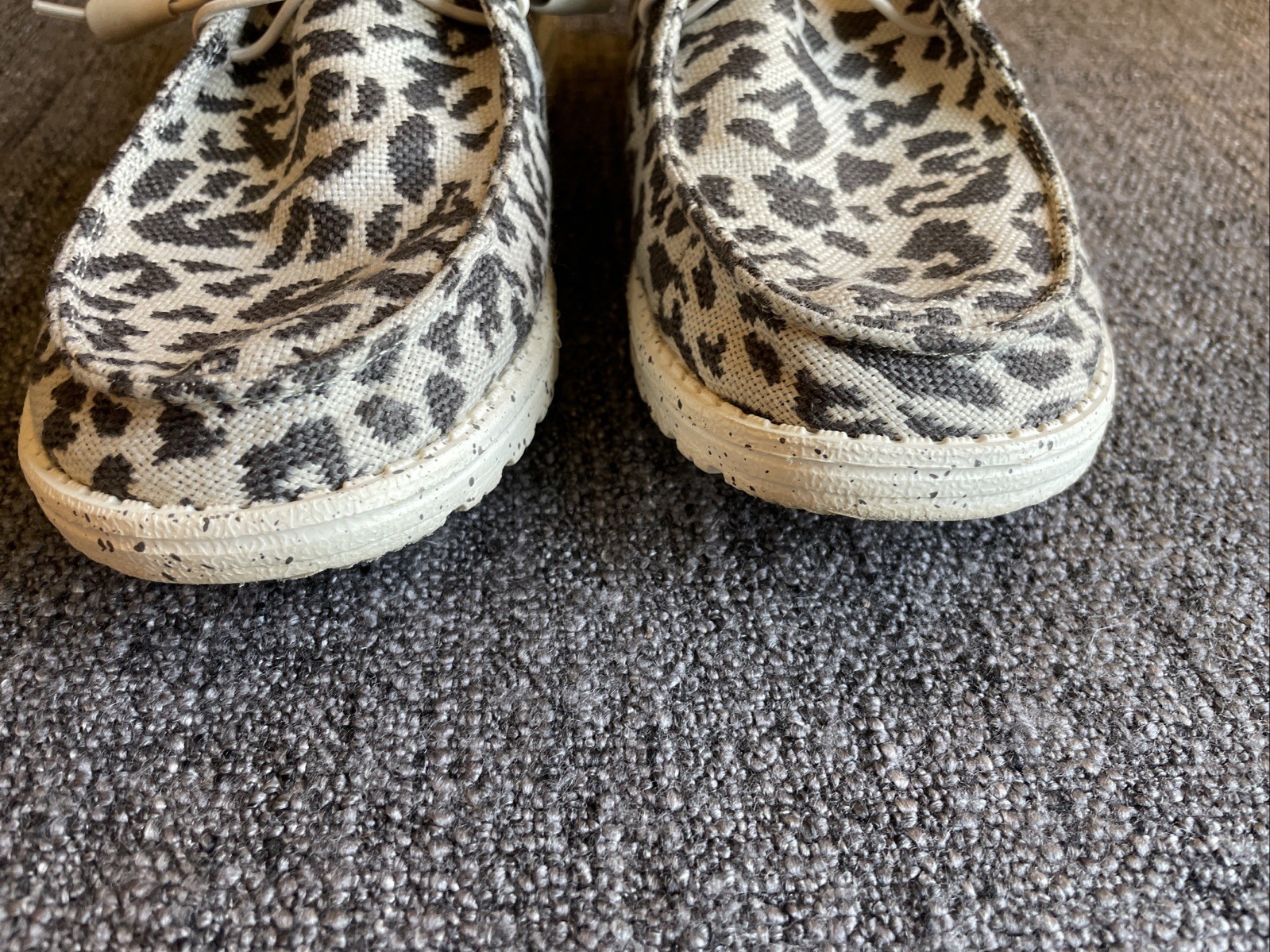 HEYDUDE Wendy Womens Size 8 Cheetah Leopard Print Slip On Loafers Lightweight