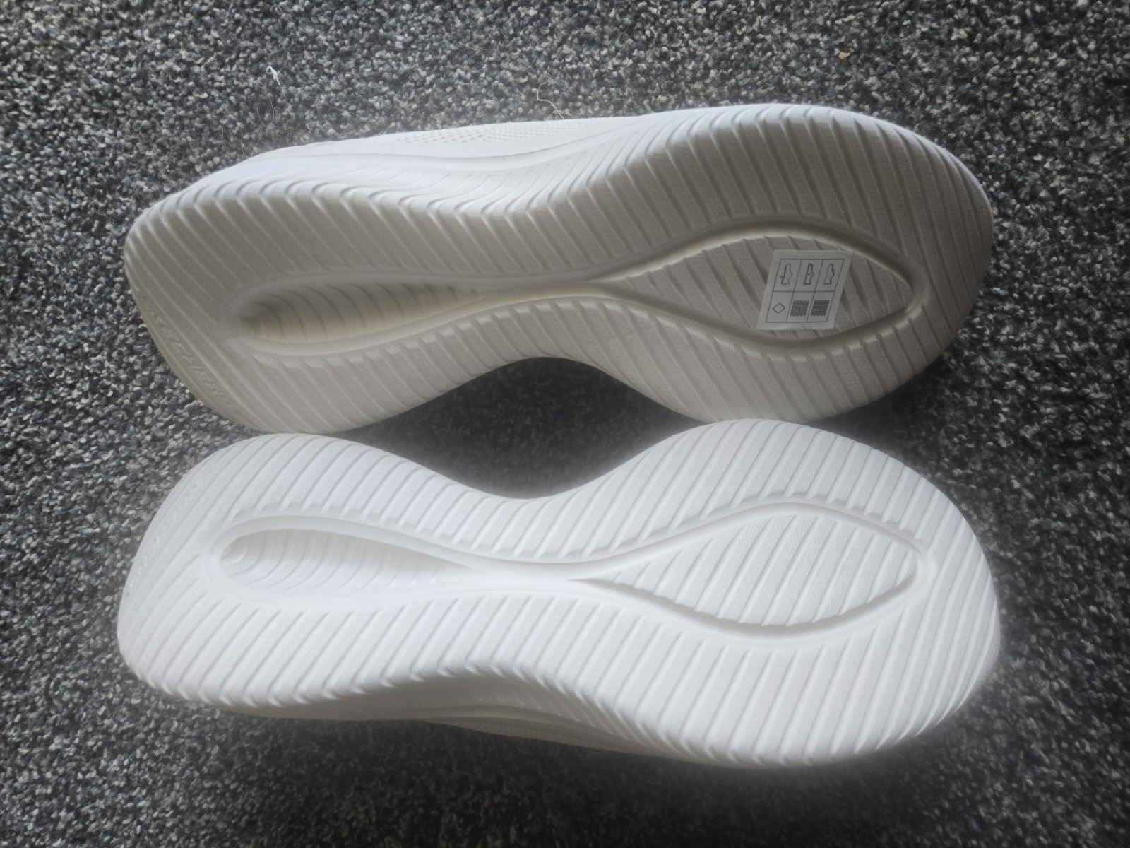 Skechers Hands Free Slip-Ins Women’s Size 7.5 Wide Fit Memory Foam NEW
