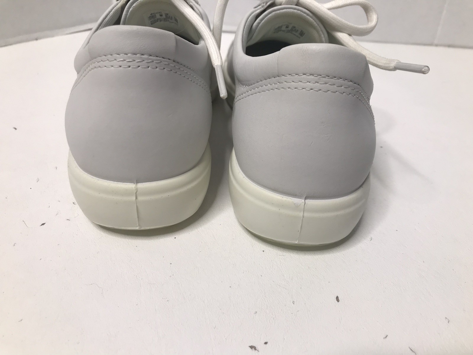 ECCO Shoes Womens 7 7.5 EU 38 White Casual Sneakers Low Top Golf