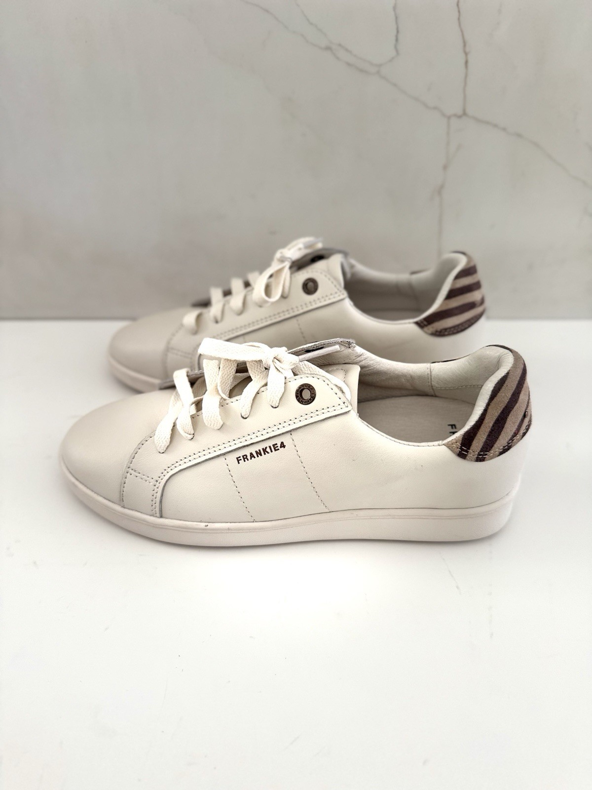 Frankie4 Jackie V Sneakers Women’s White Chalk Zebra Athletic Shoes Sz 7