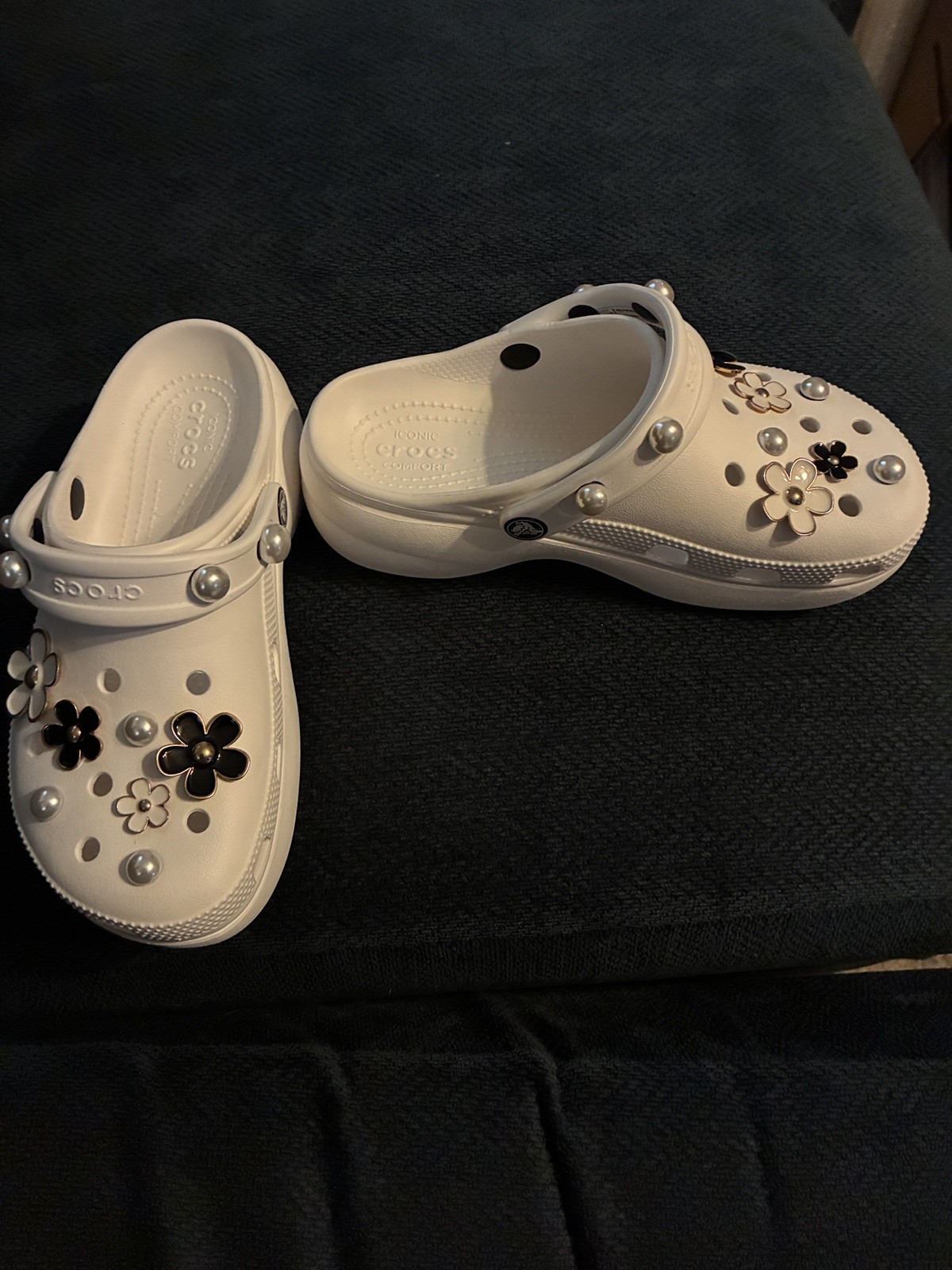 Crocs Classic Platform Clogs White Pearl W6 W/ 22 Custom Pearl Daisy Jibbitz