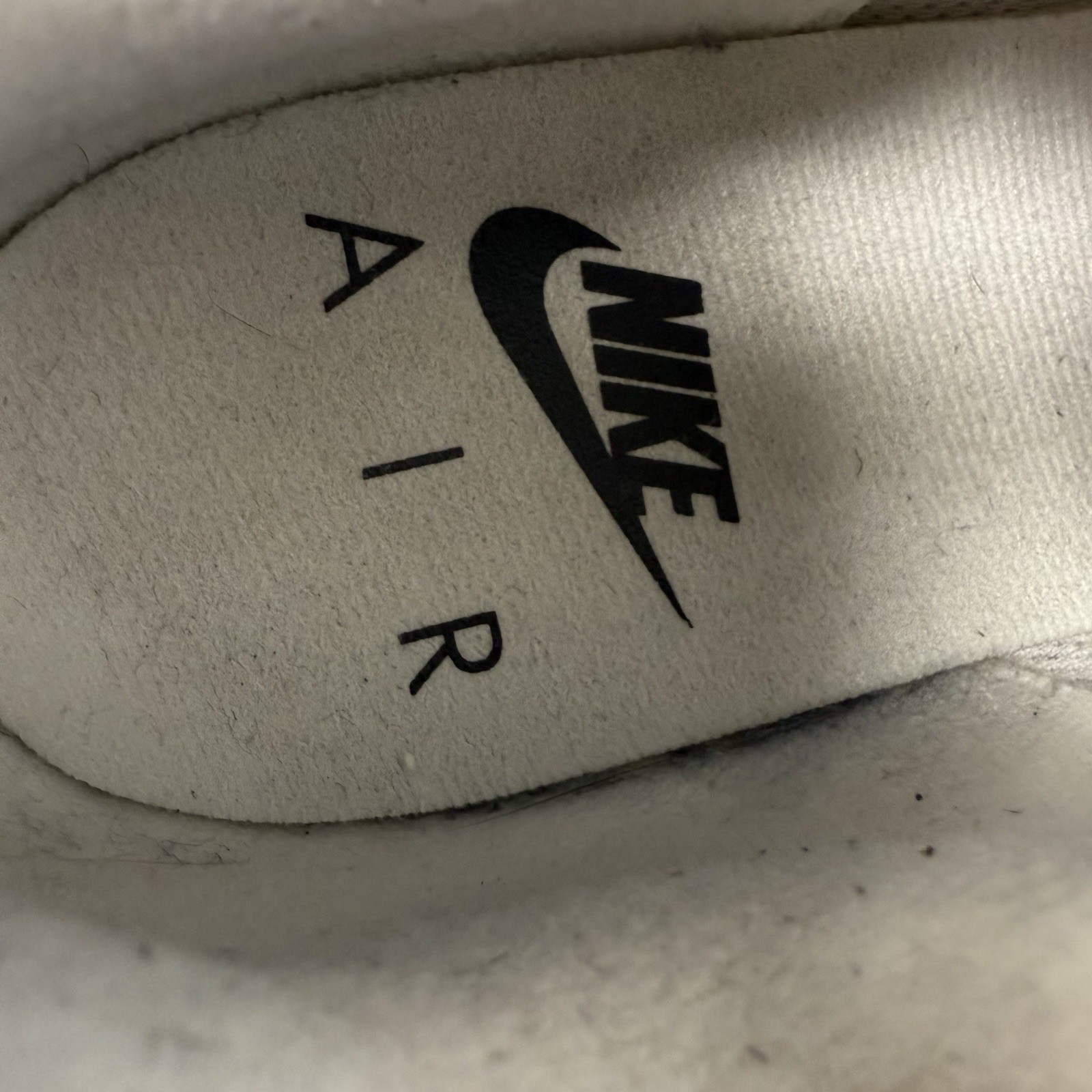 Nike Women’s White Mesh Air Max Solo Athletic Shoes Sneeakers Sz 8.5 M