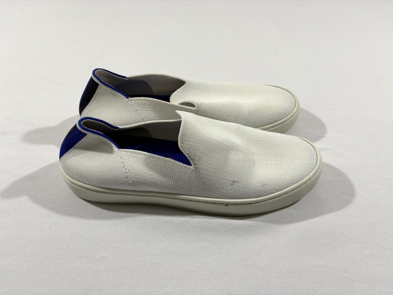 Rothy’s The Original Slip On Sneaker White Blue Shoes Canvas Womens Sz 7.5