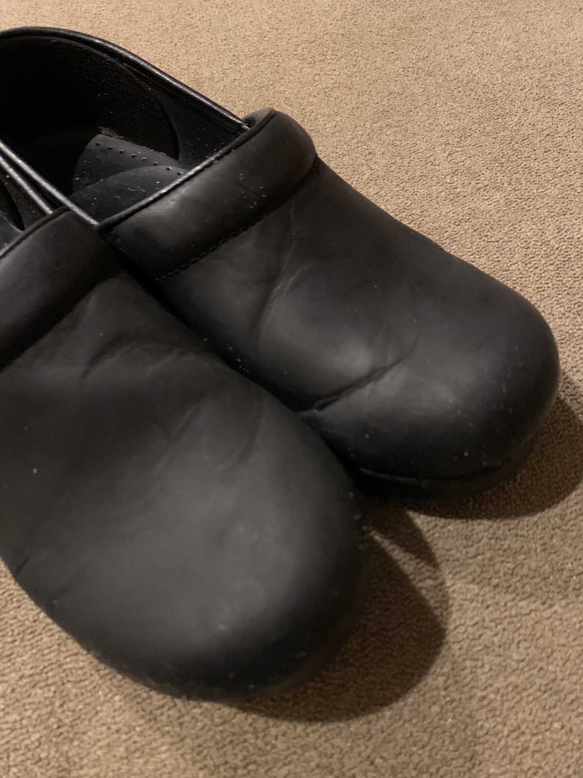 Women’s Size 39 (8.5-9) M Dansko Black Slip On Professional Clogs (TD)