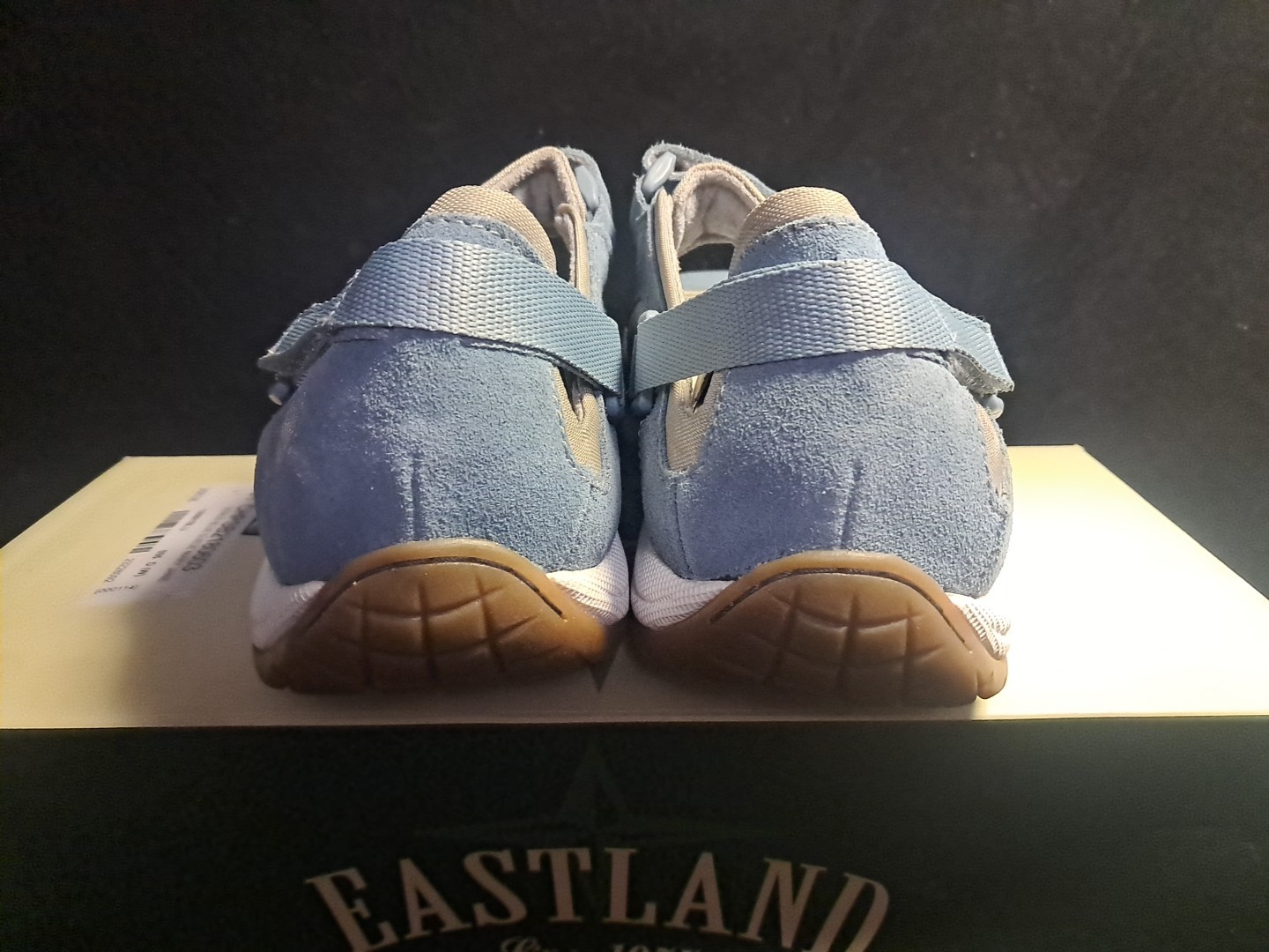 New Eastland Venus Sky Blue Suede Blue And White Women’s Shoes 9.5 wide