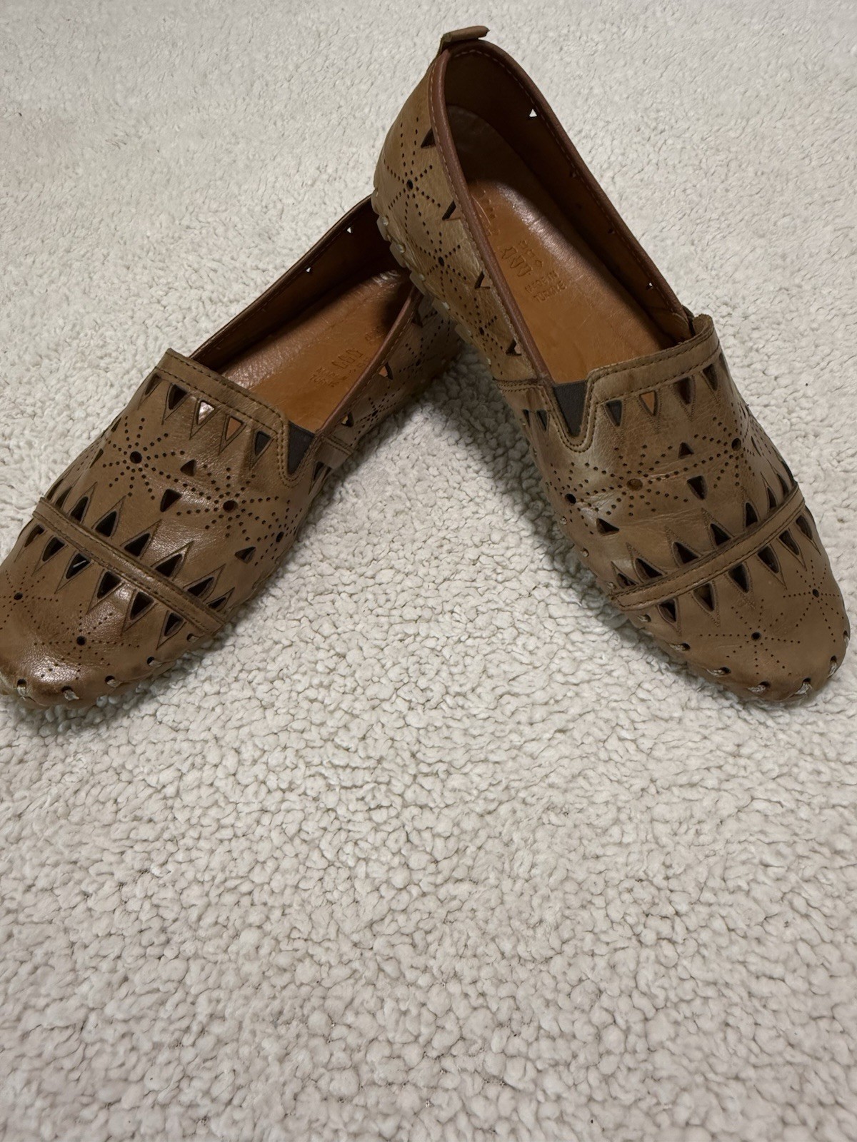 Spring Step Fusaro Women’s Slip On Shoe Geometric Laser Cut Outs Leather Upper 9